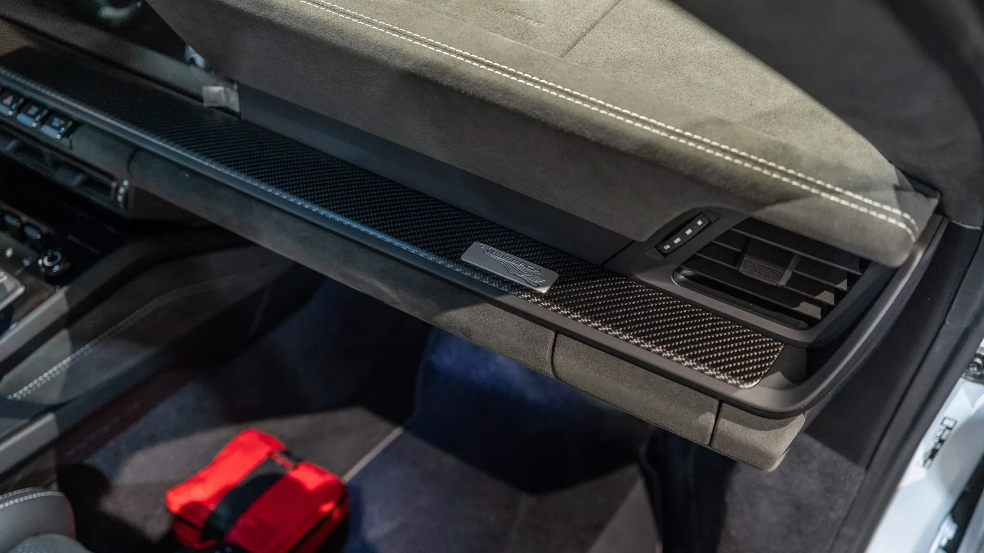 Porsche 911 — photo 13