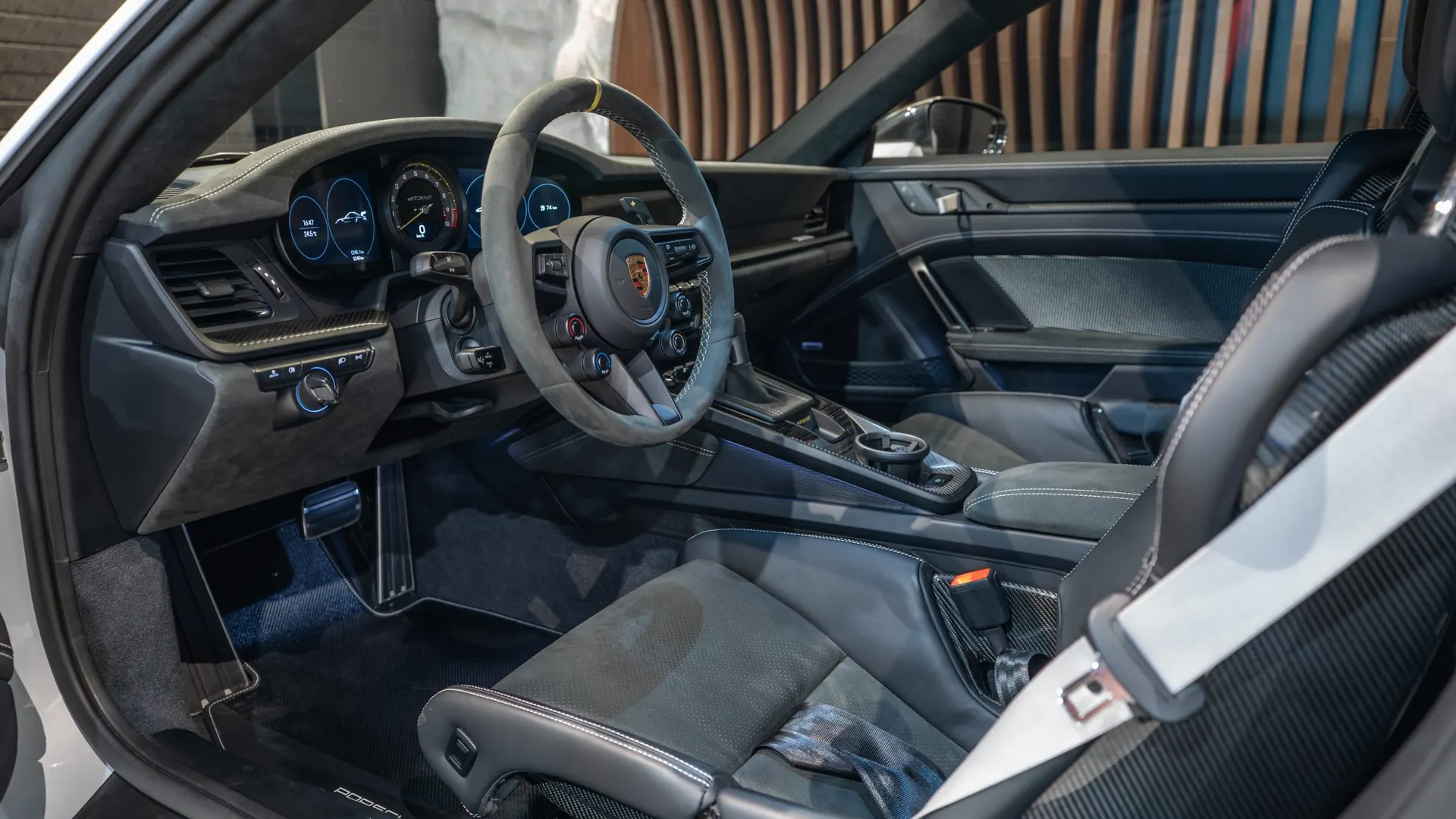 Porsche 911 — photo 8