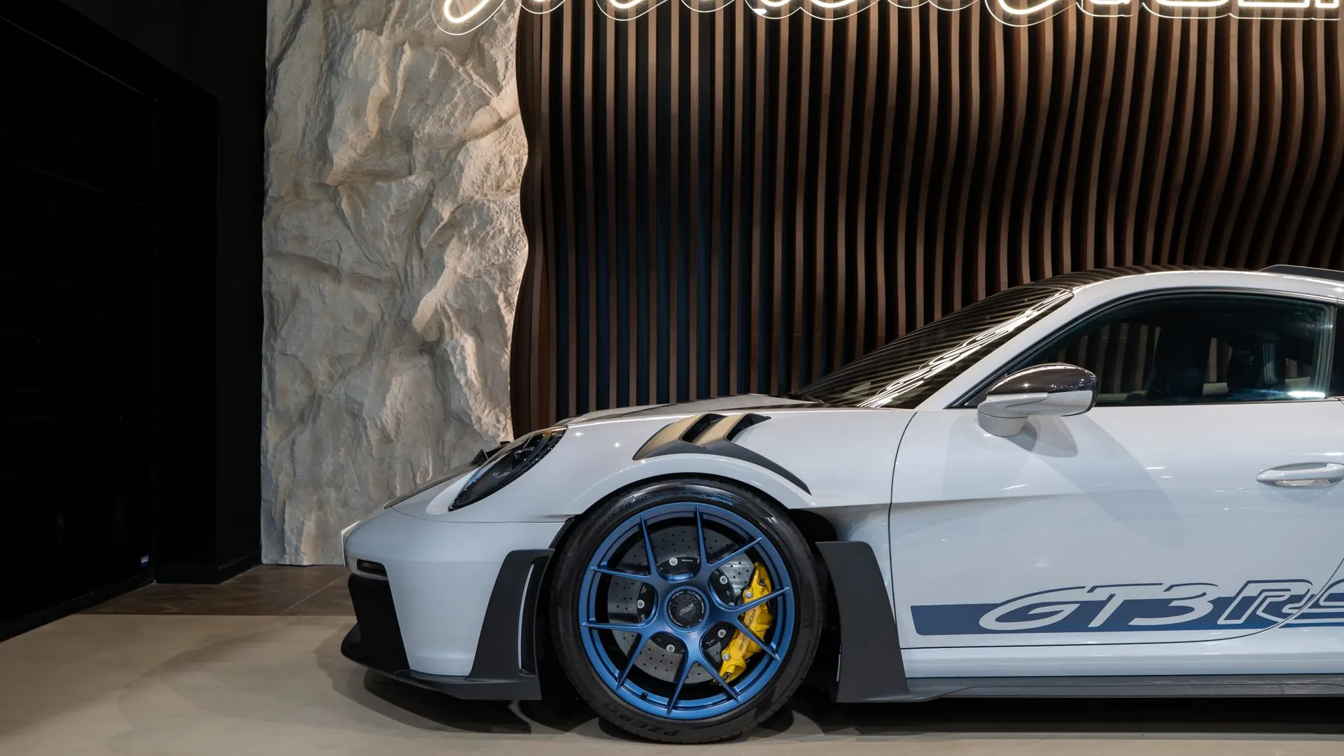 Porsche 911 — photo 40
