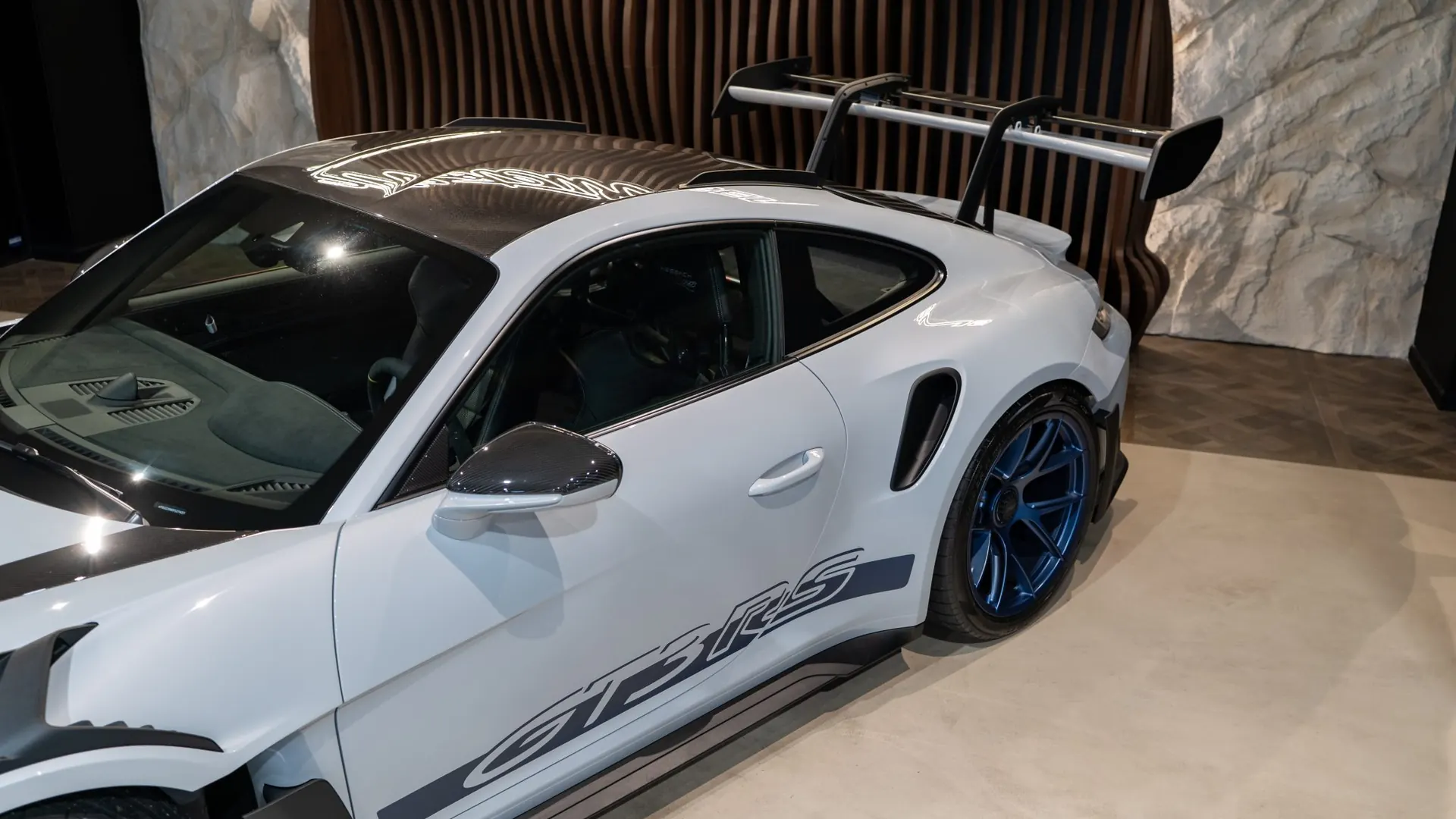Porsche 911 — photo 33