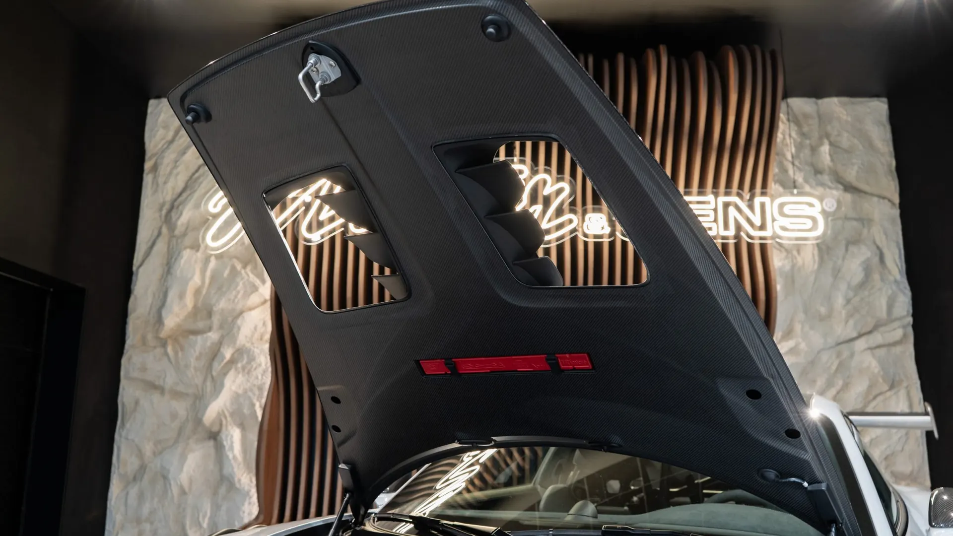 Porsche 911 — photo 39
