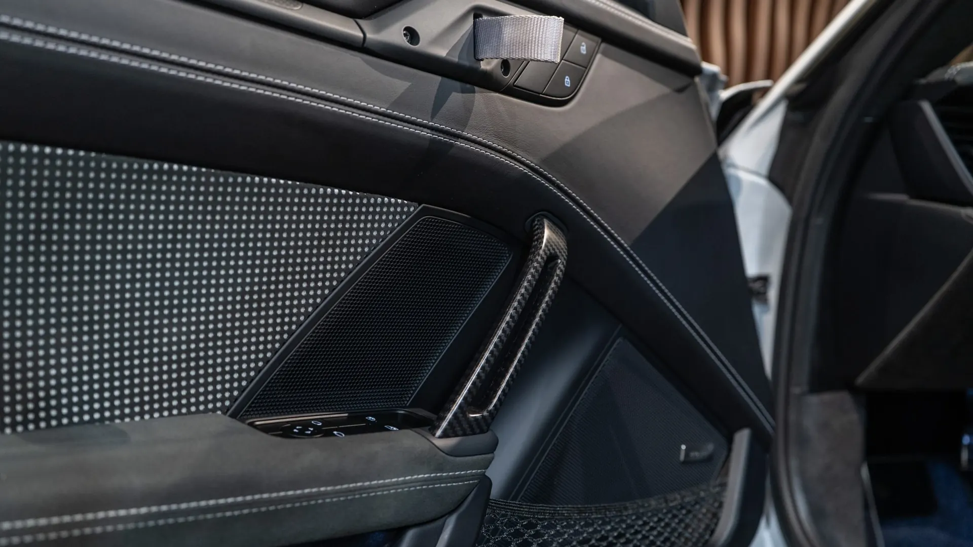 Porsche 911 — photo 14