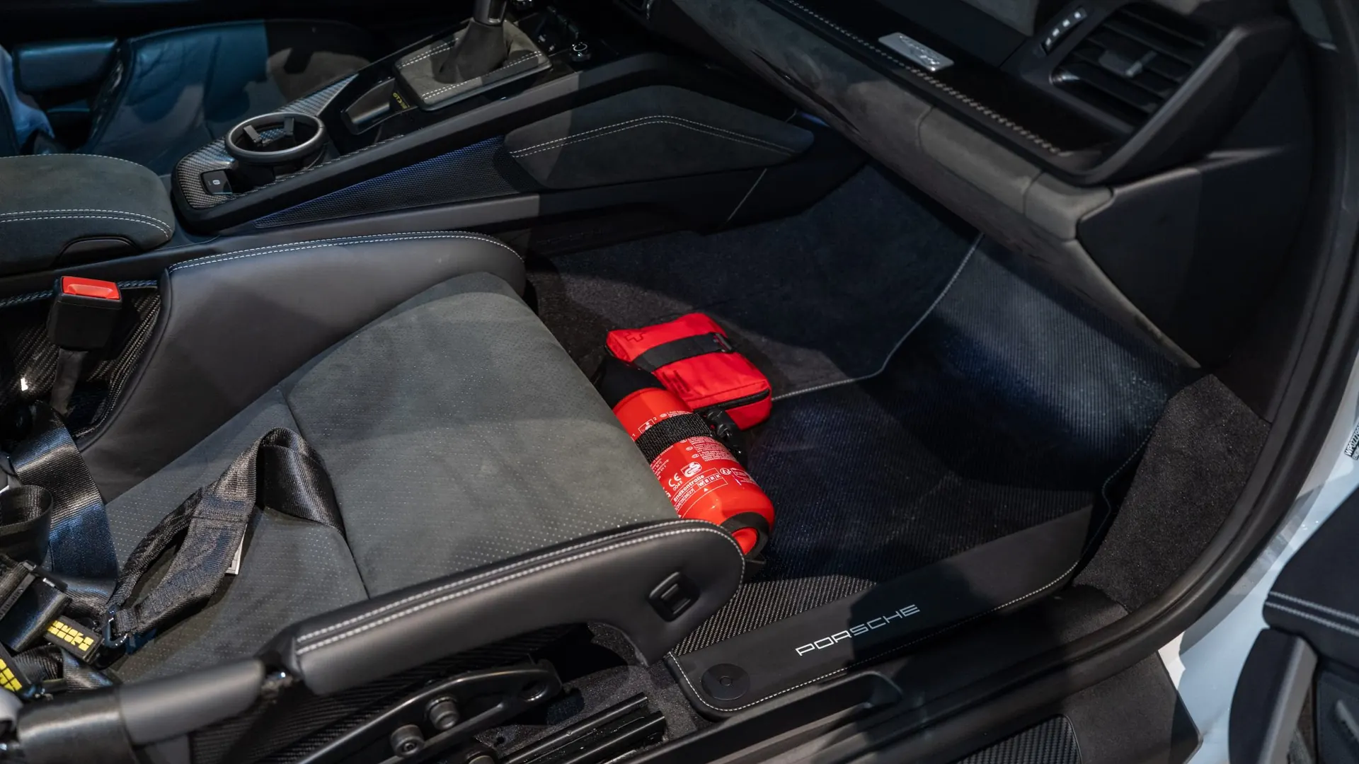 Porsche 911 — photo 12