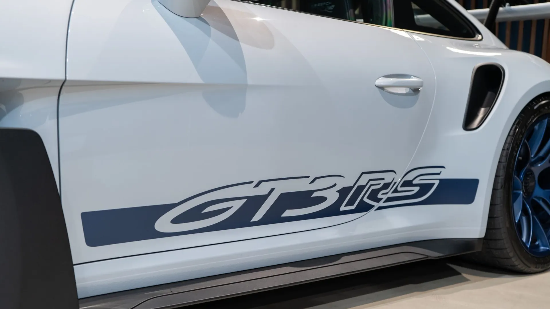 Porsche 911 — photo 37