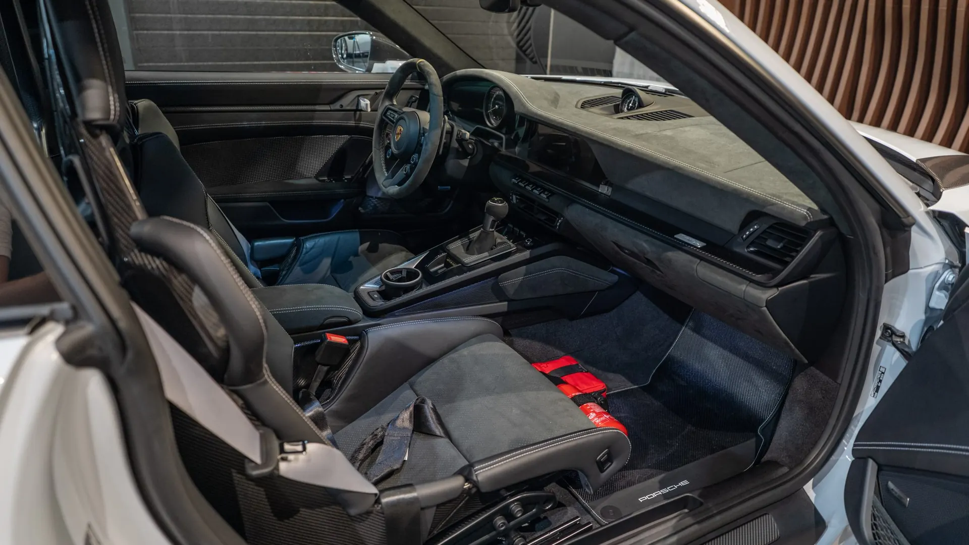 Porsche 911 — photo 11