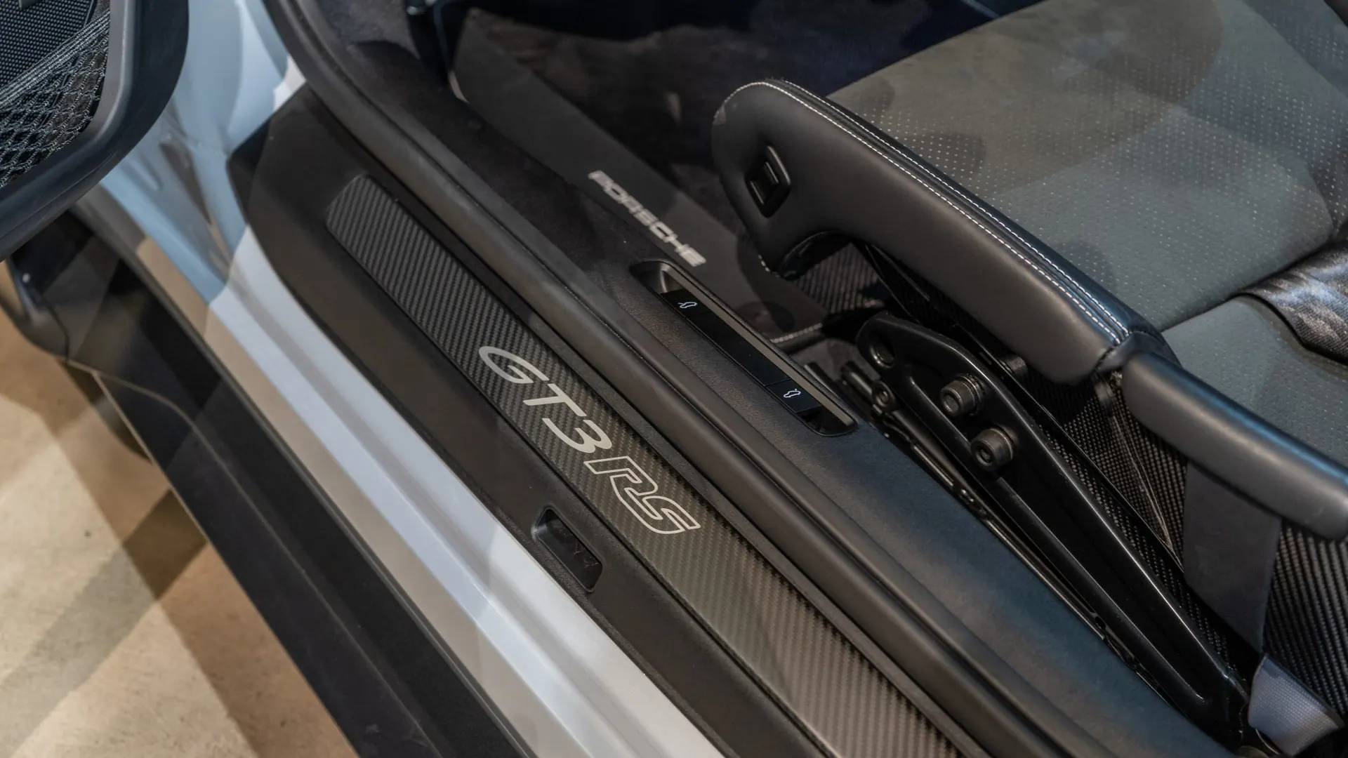 Porsche 911 — photo 16