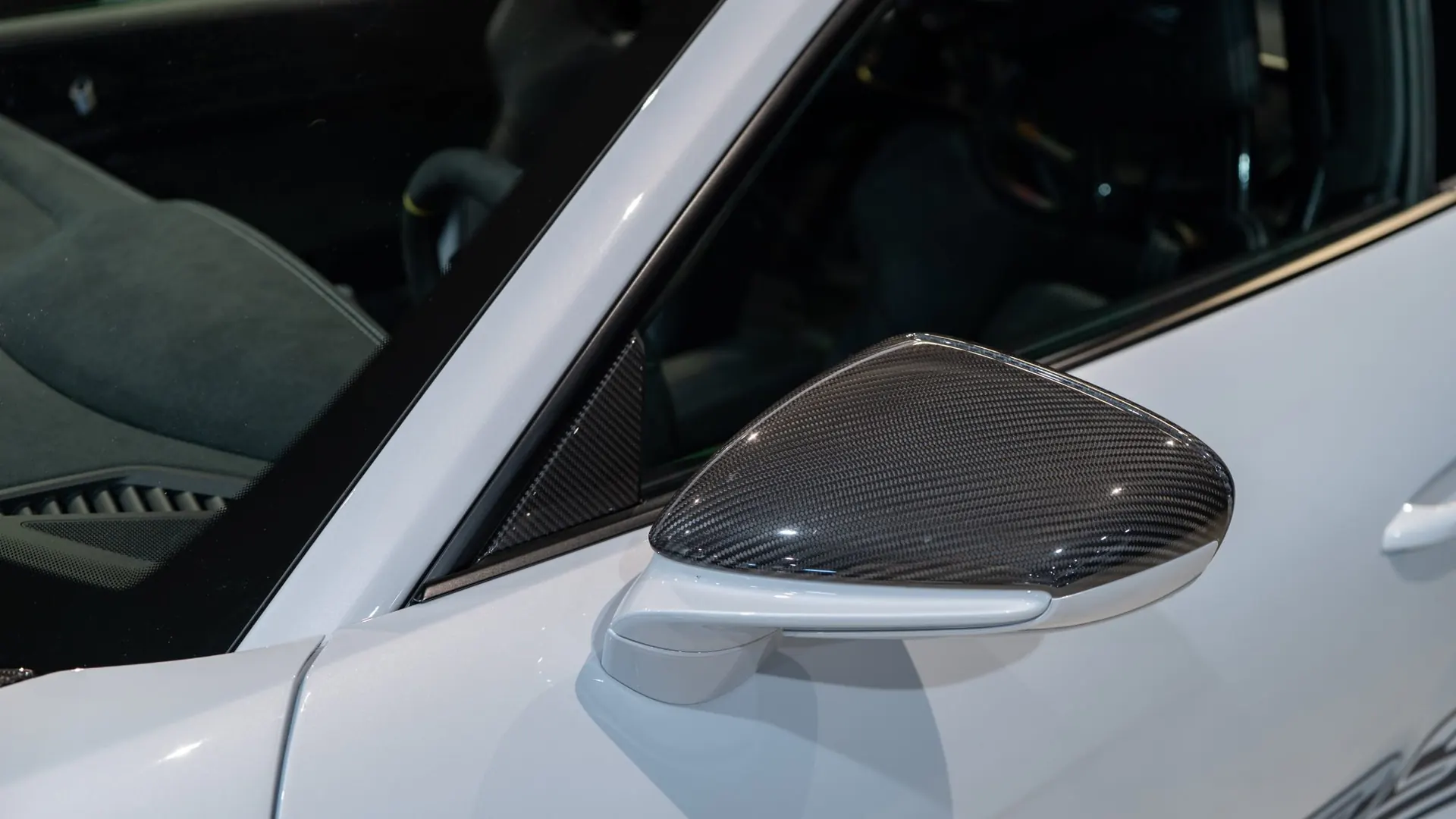 Porsche 911 — photo 34