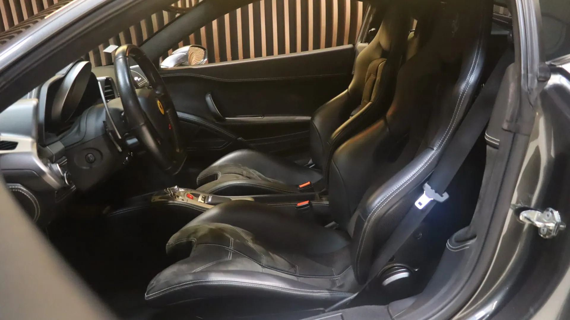 Ferrari 458 — photo 7