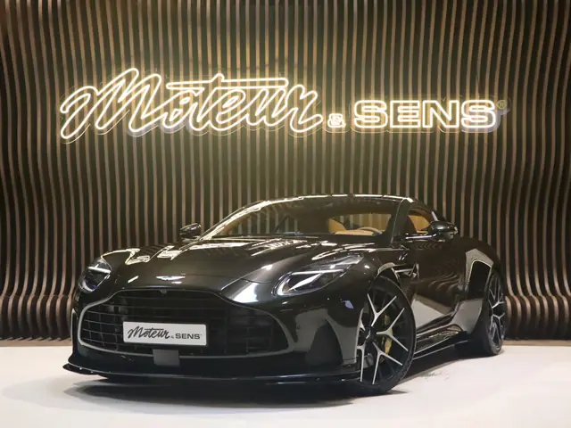 Aston Martin DB12