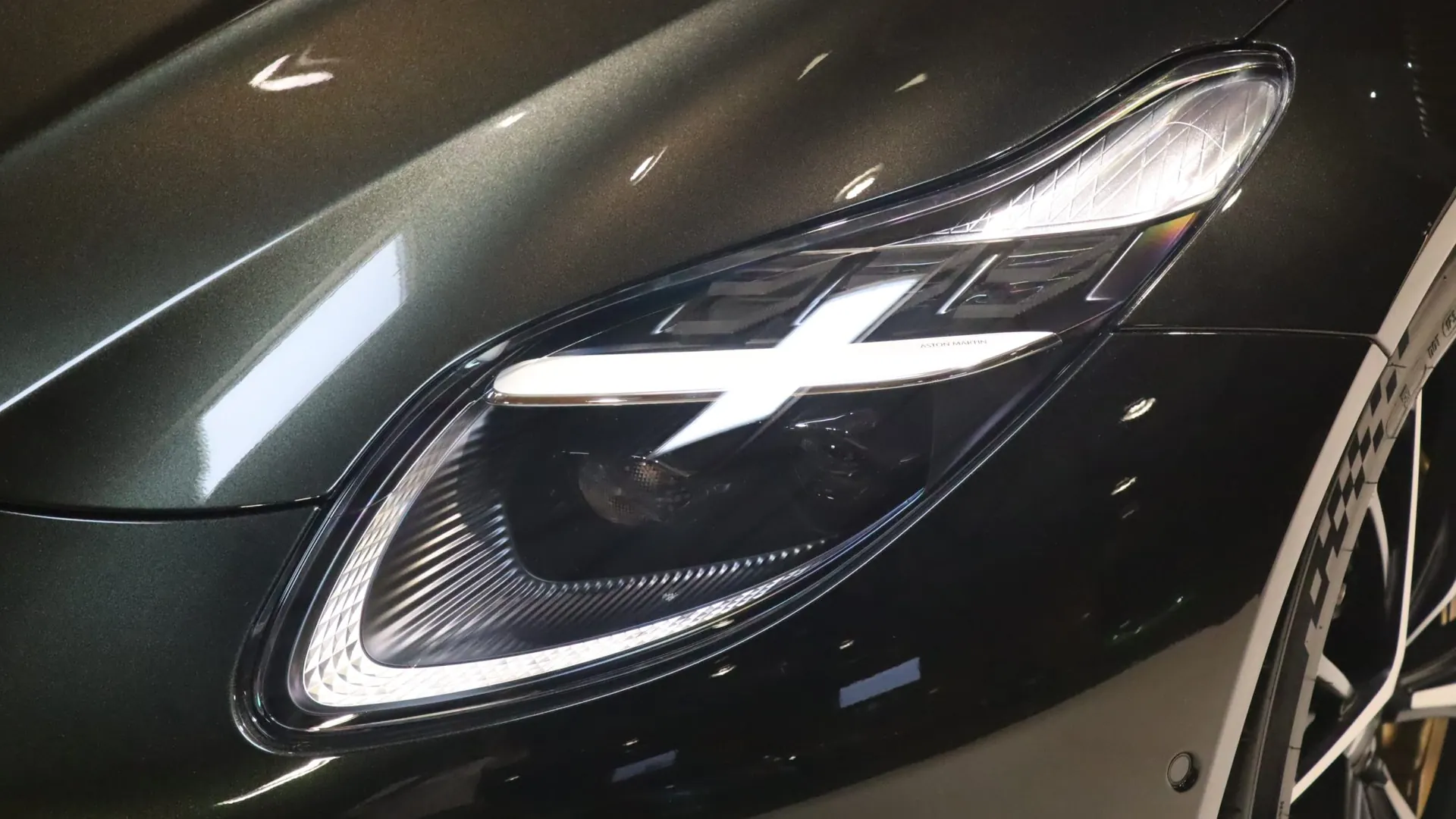 Aston Martin DB12 — photo 34
