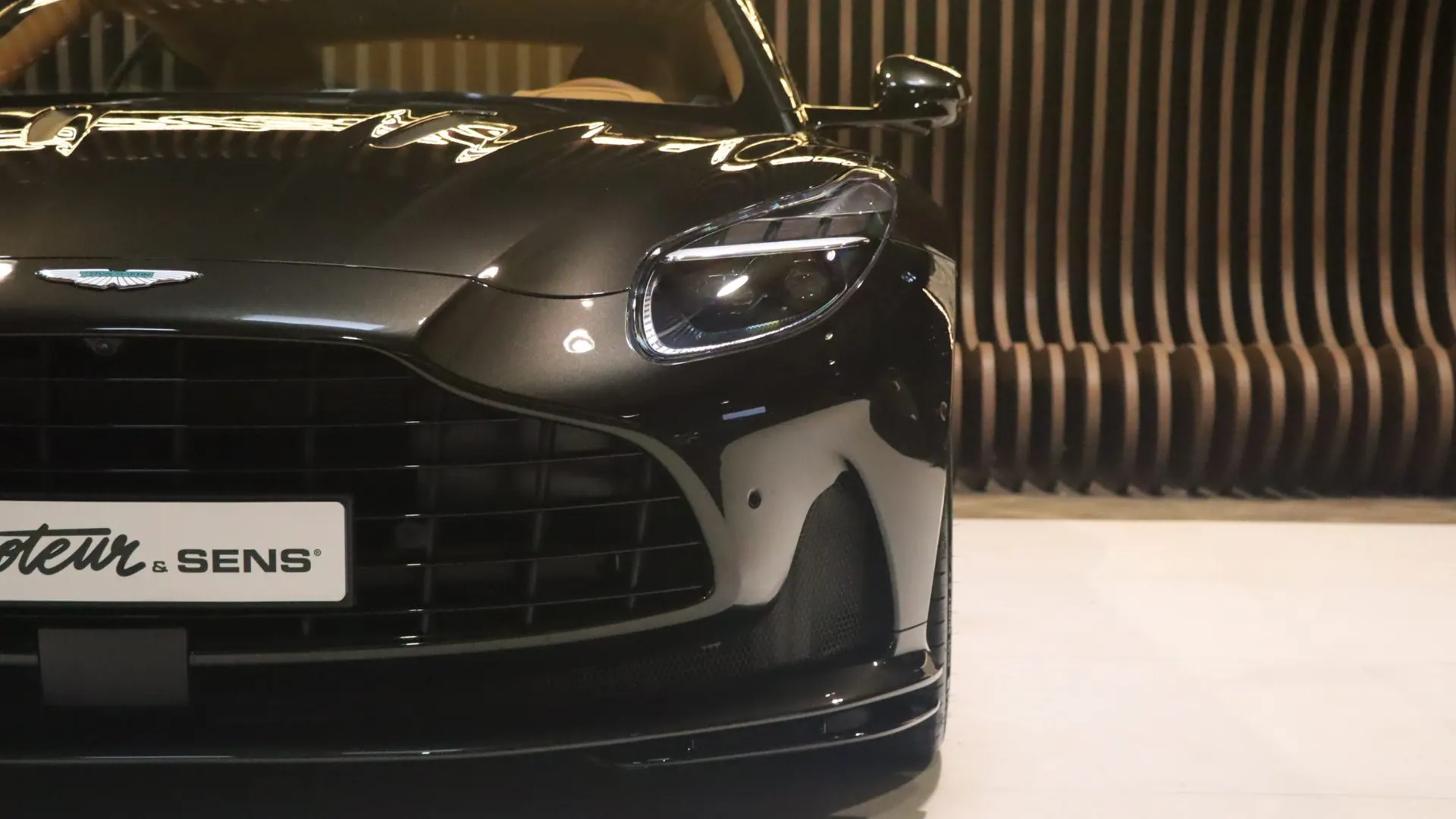 Aston Martin DB12 — photo 33