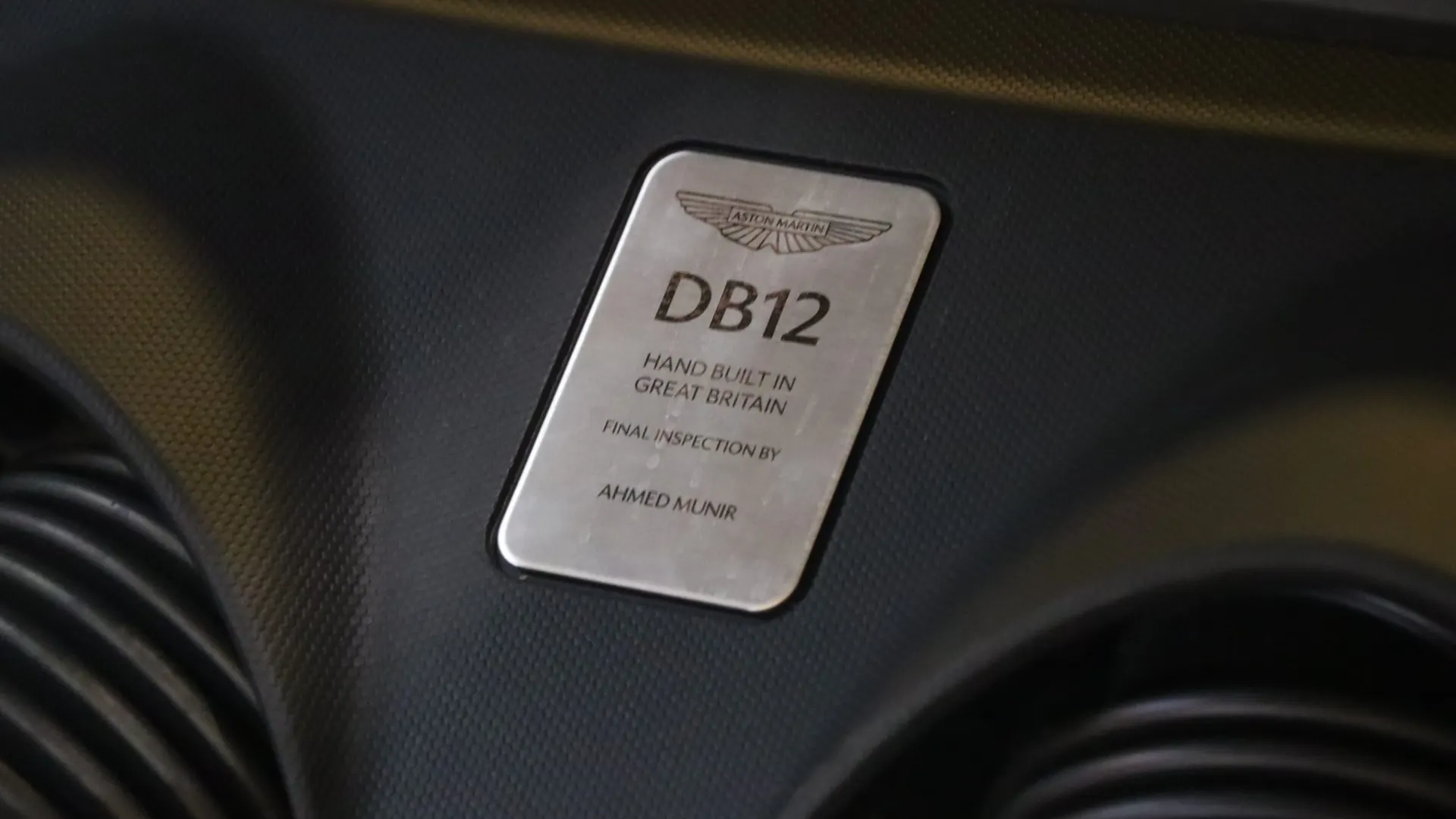 Aston Martin DB12 — photo 38