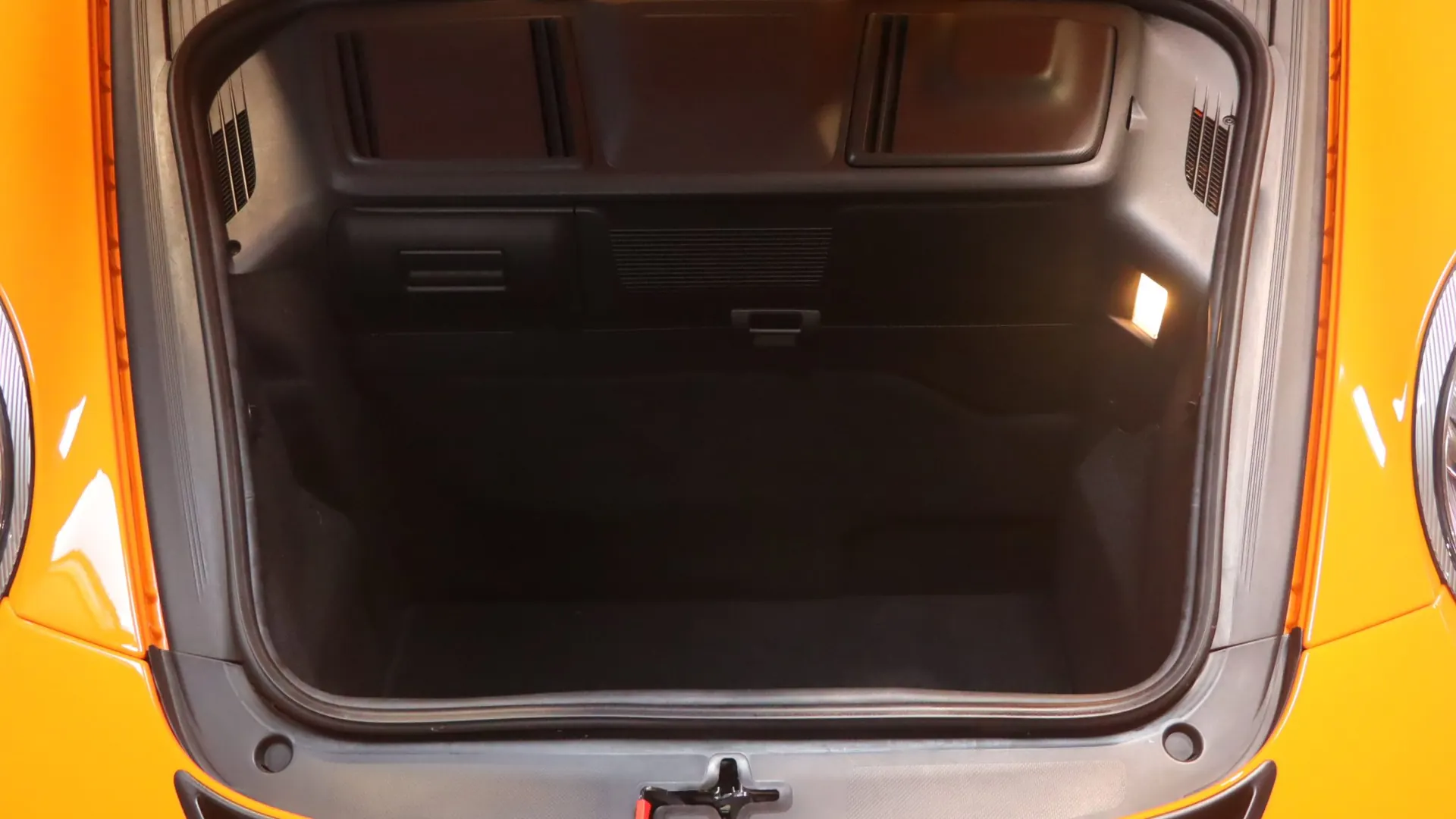 Porsche 911 — photo 39