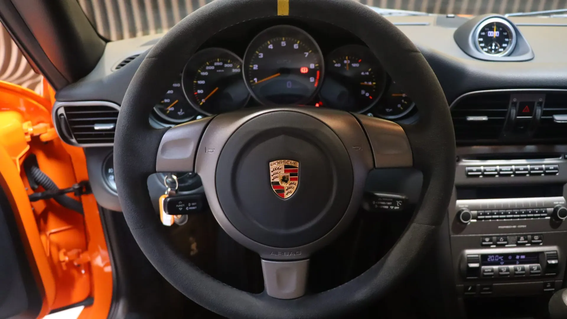 Porsche 911 — photo 9