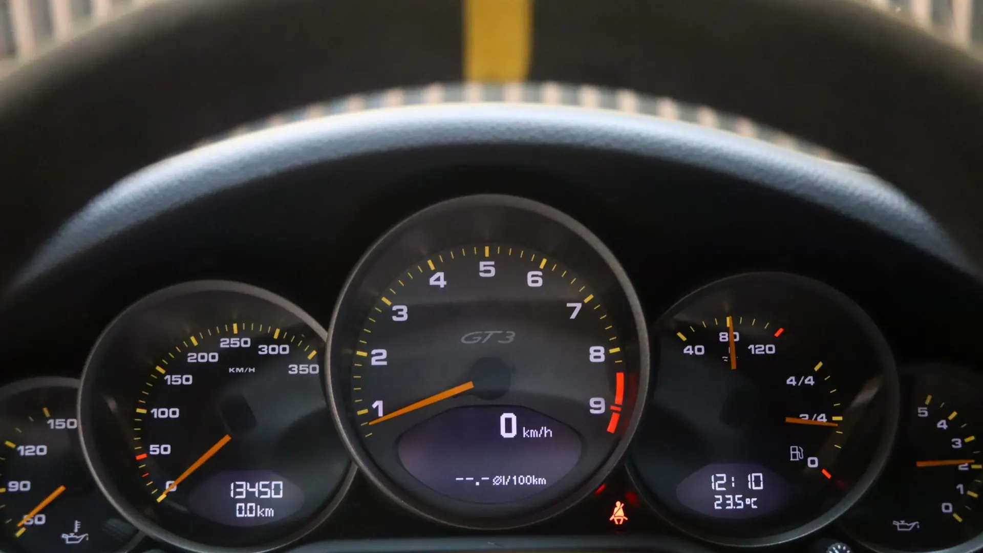 Porsche 911 — photo 23