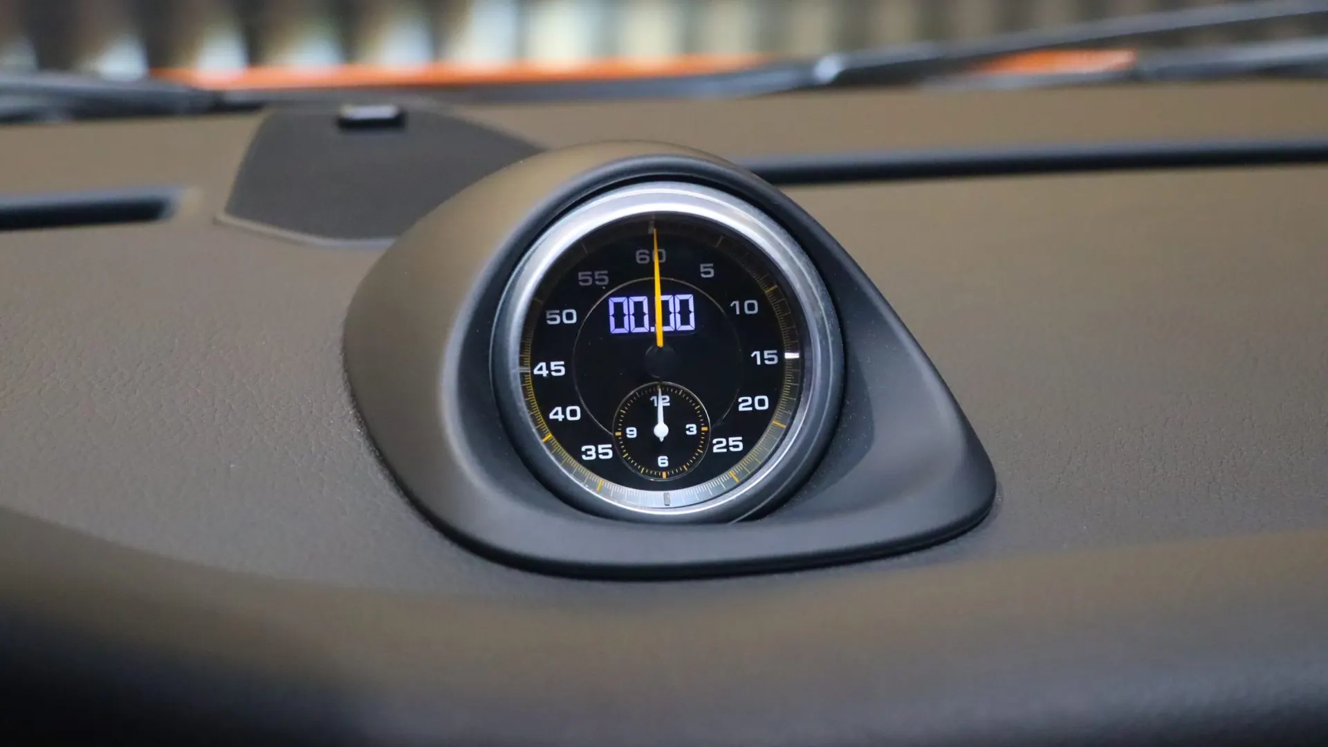 Porsche 911 — photo 25
