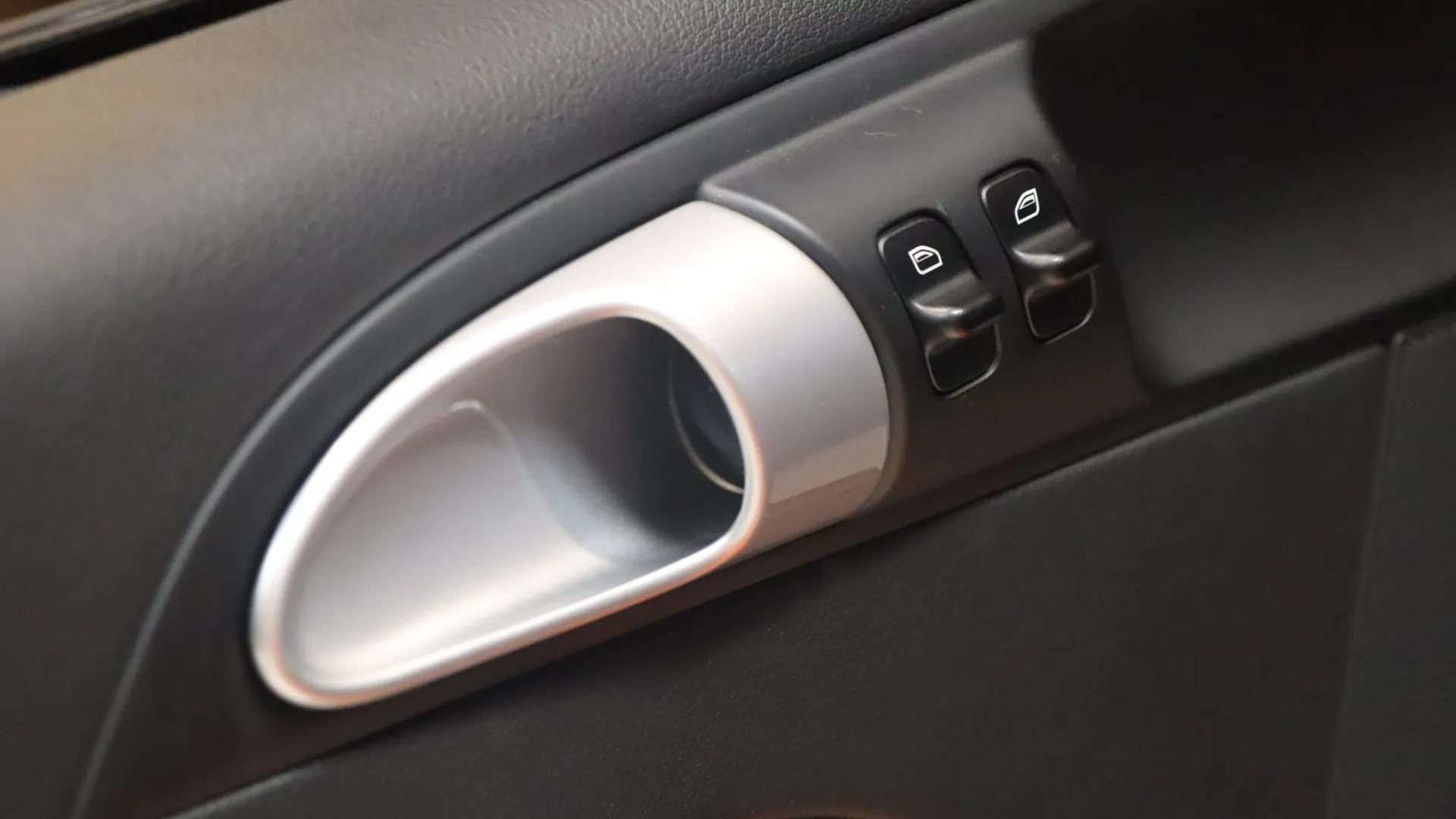 Porsche 911 — photo 12