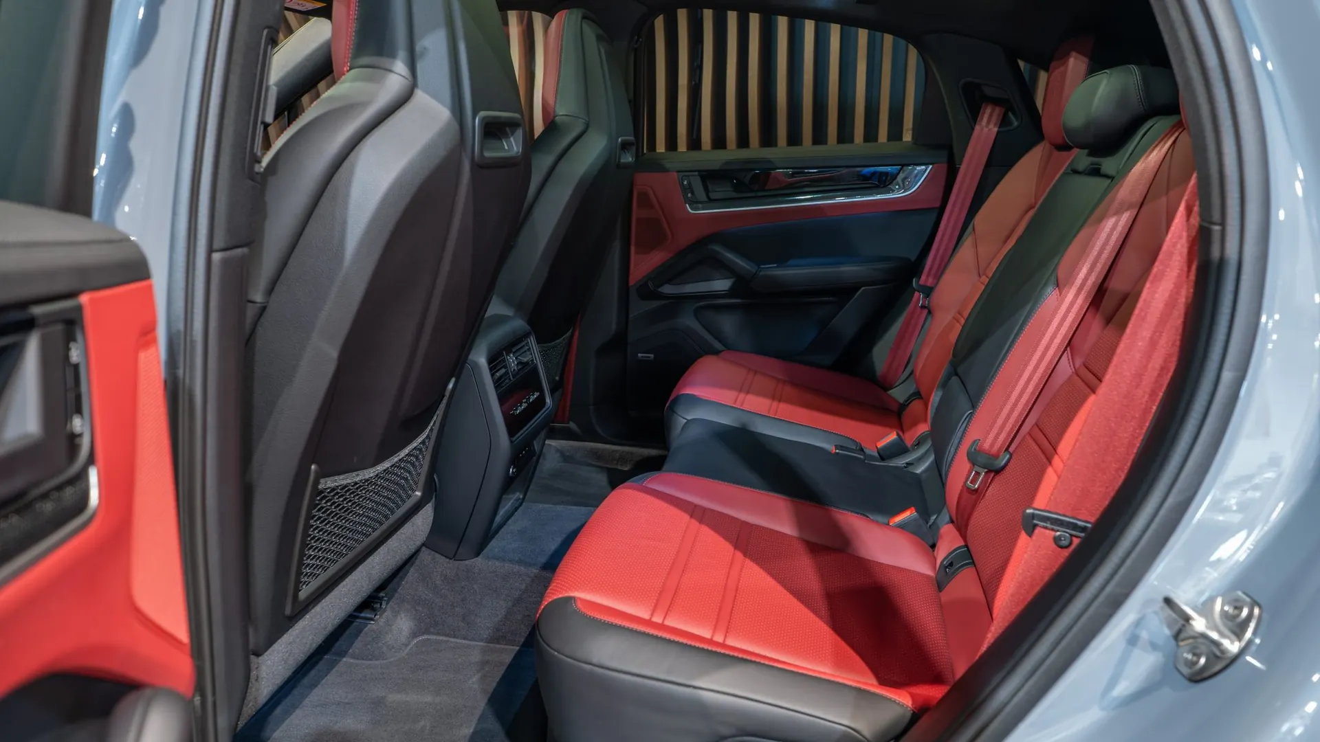 Porsche Cayenne — photo 9