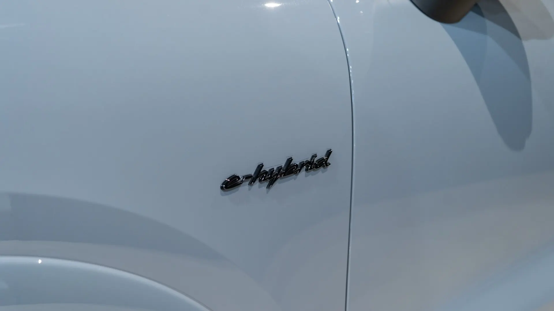 Porsche Cayenne — photo 36