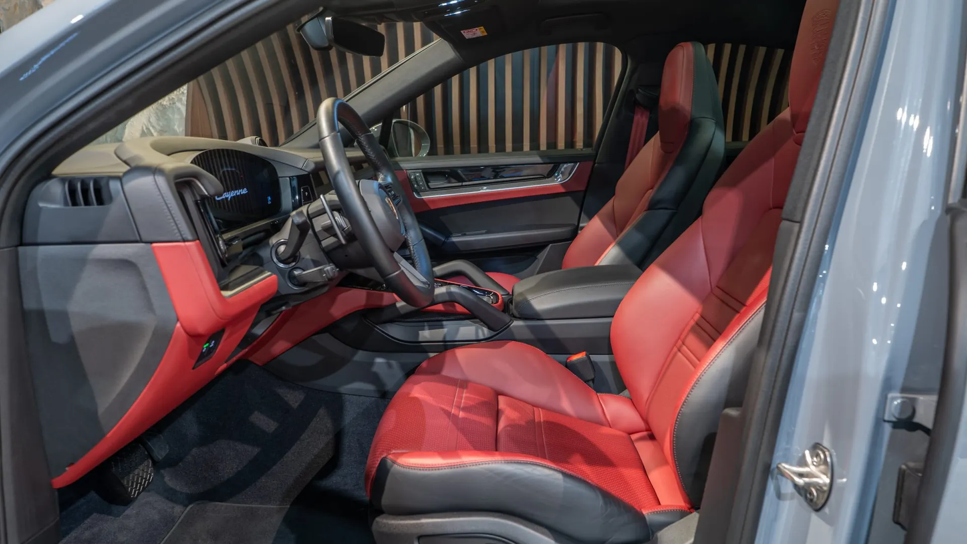 Porsche Cayenne — photo 7