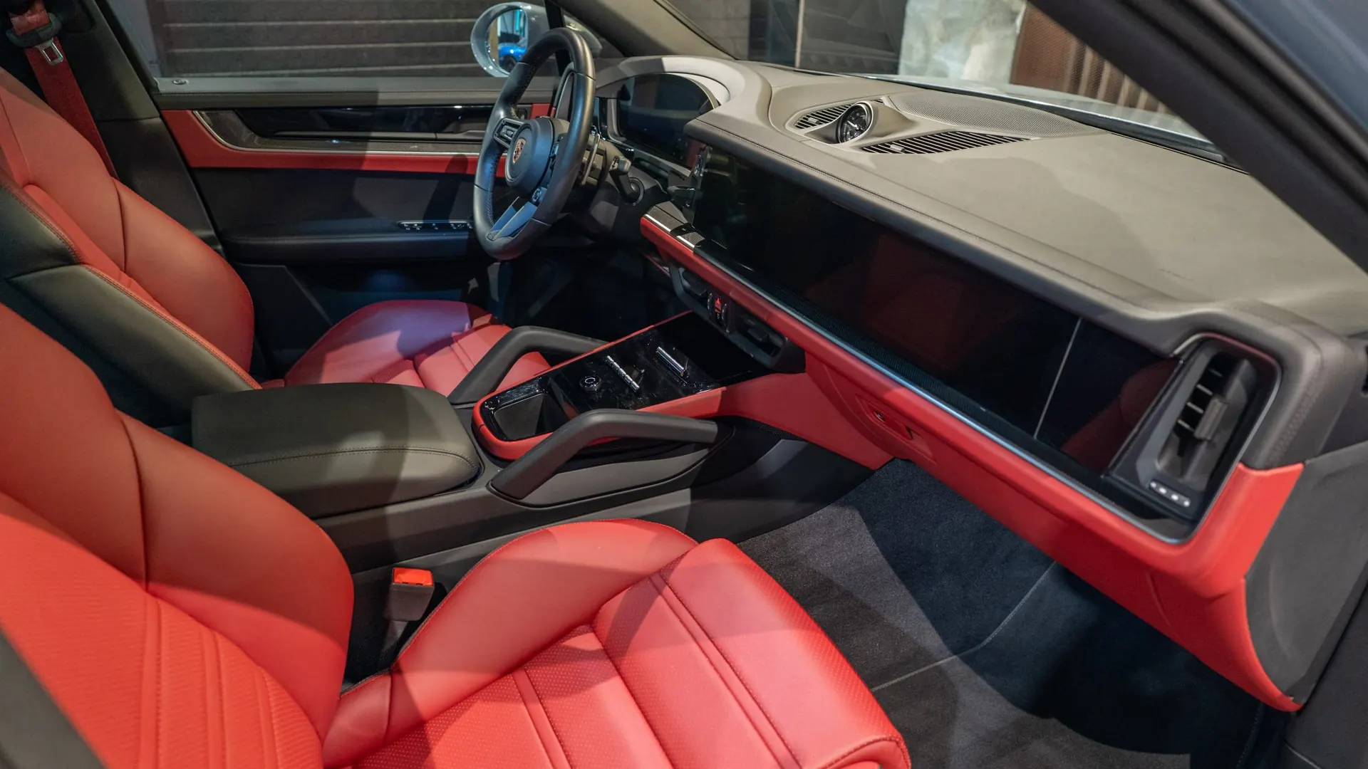 Porsche Cayenne — photo 12