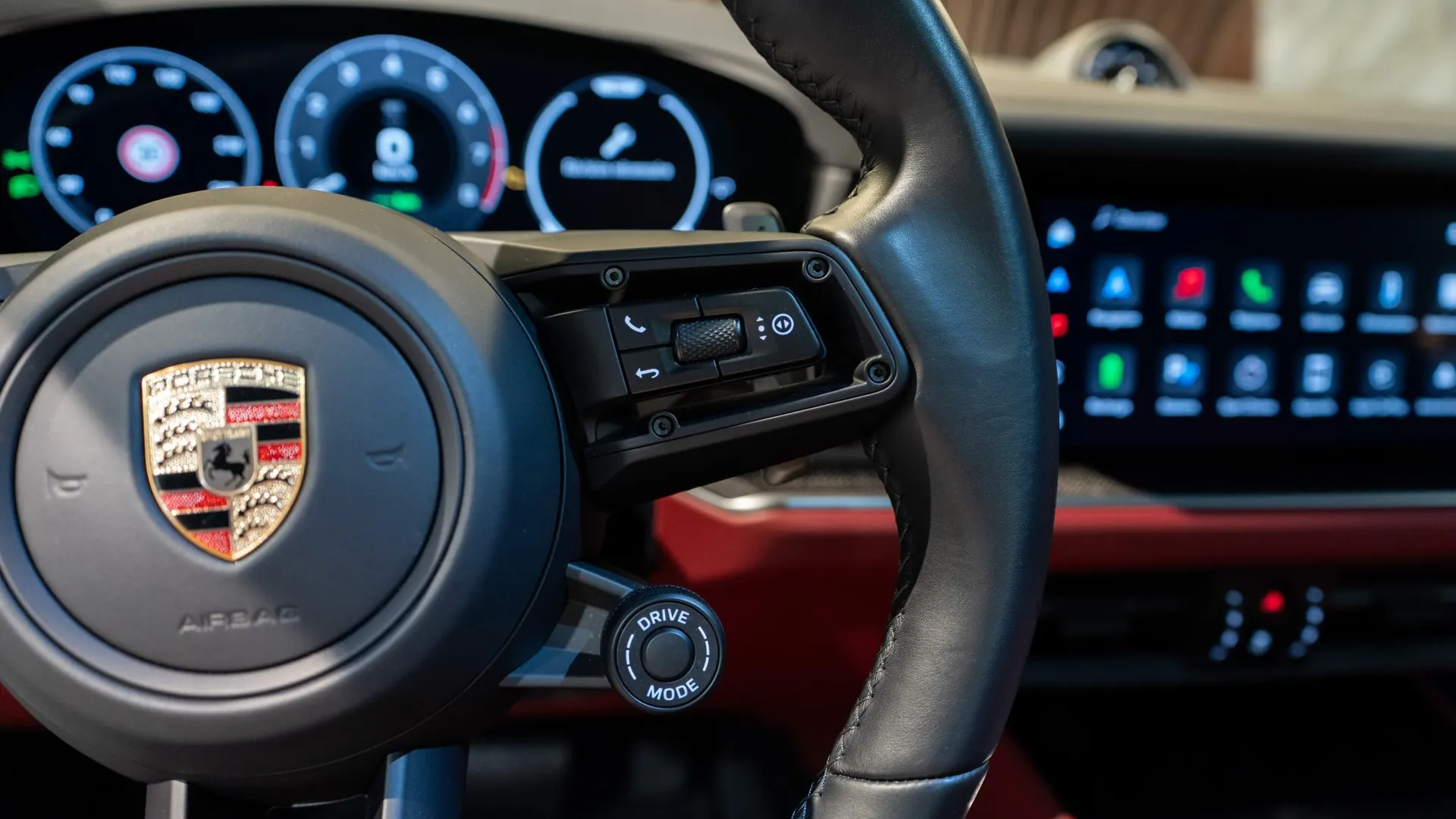 Porsche Cayenne — photo 21