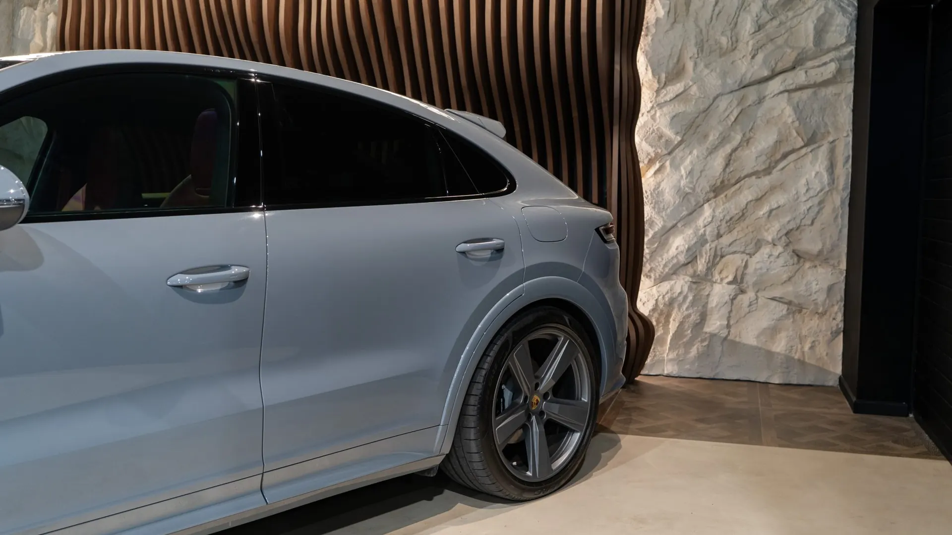 Porsche Cayenne — photo 37