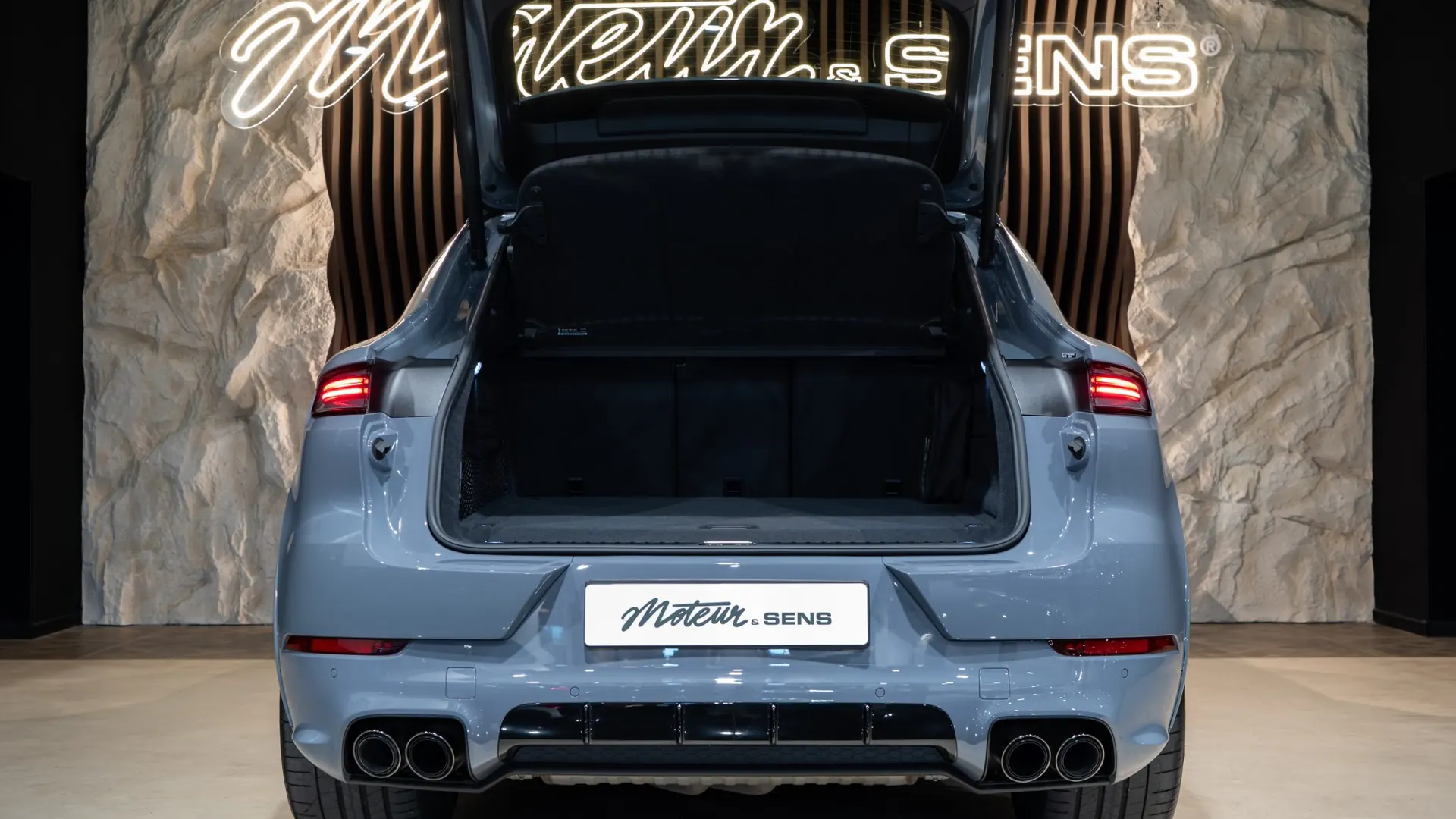Porsche Cayenne — photo 30