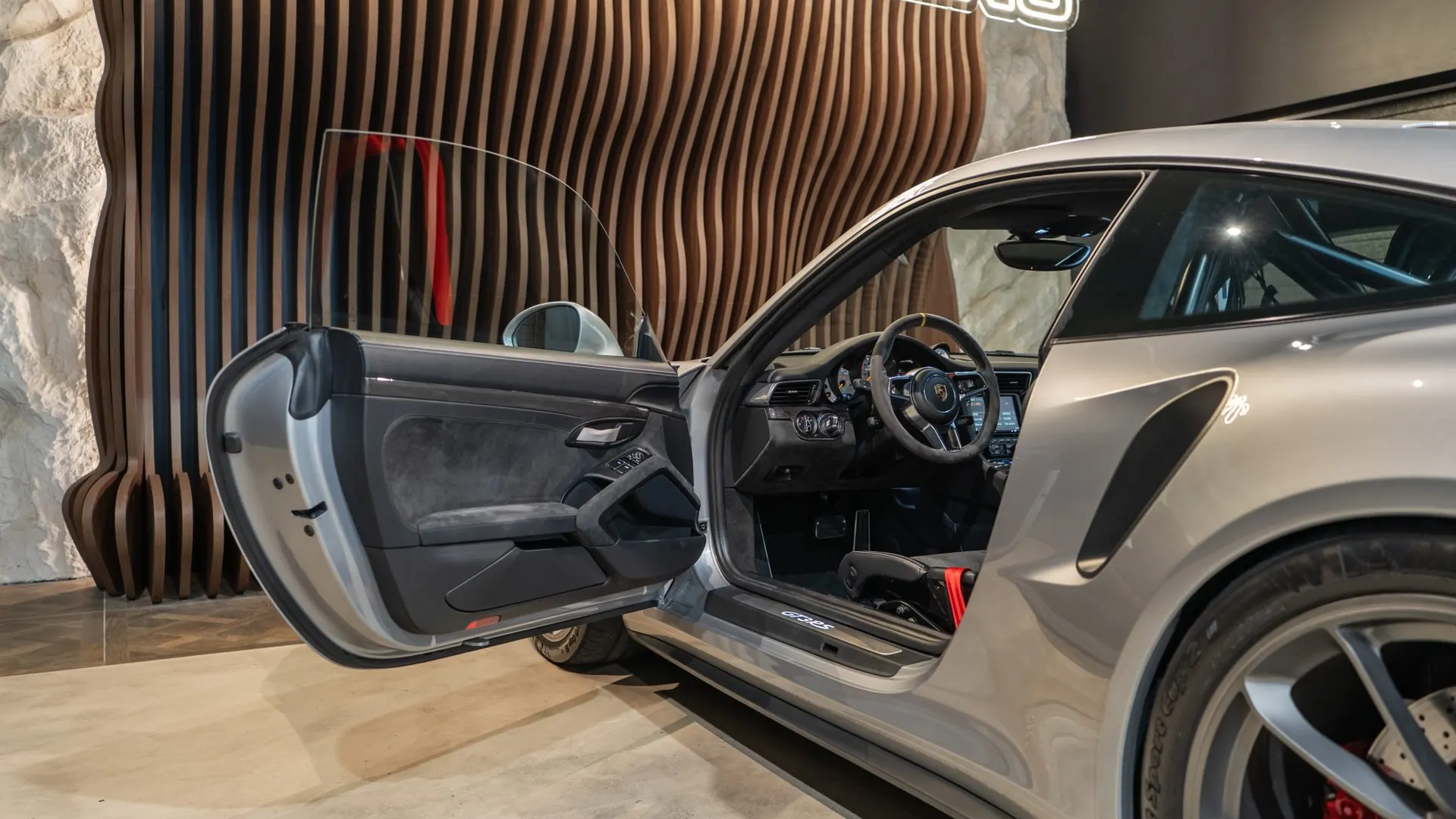 Porsche 911 — photo 10