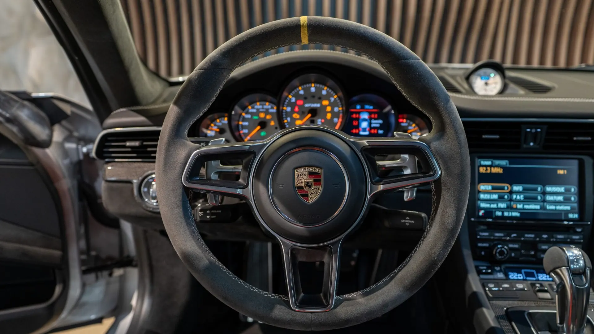 Porsche 911 — photo 9