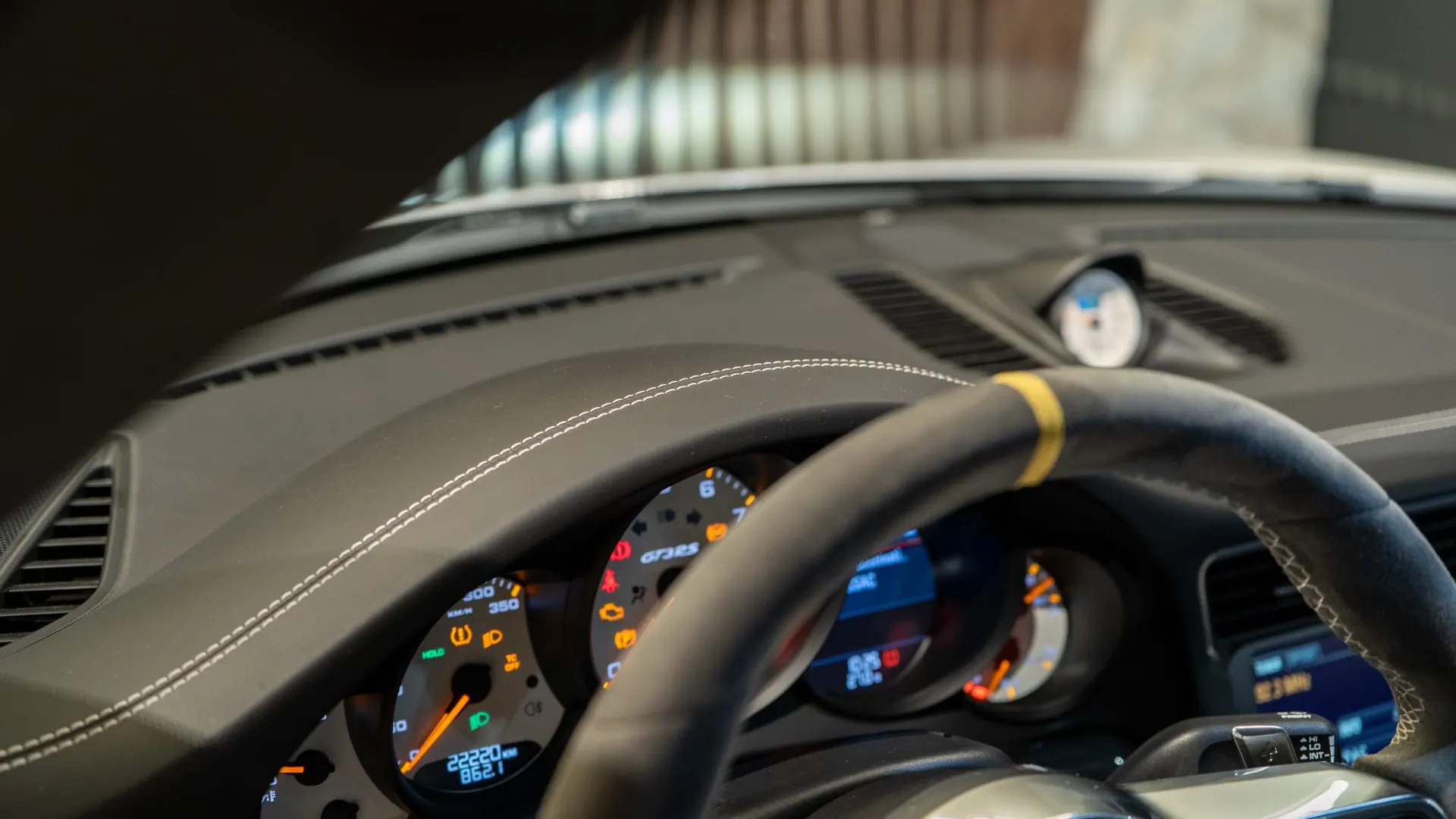 Porsche 911 — photo 21