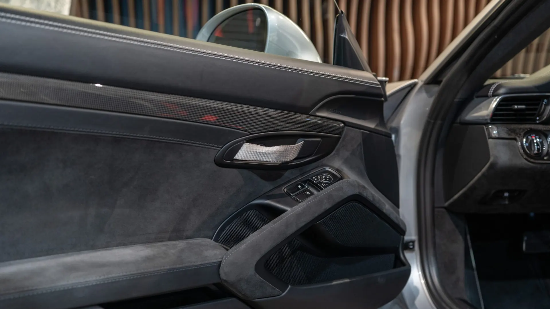 Porsche 911 — photo 13