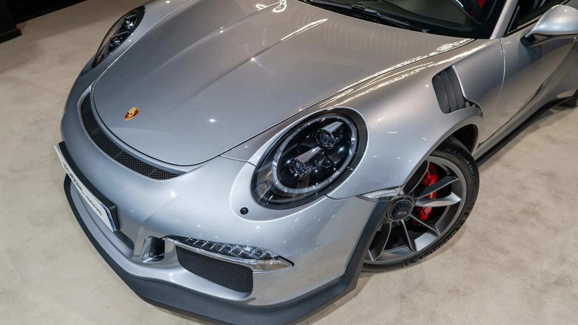 Porsche 911 — photo 32