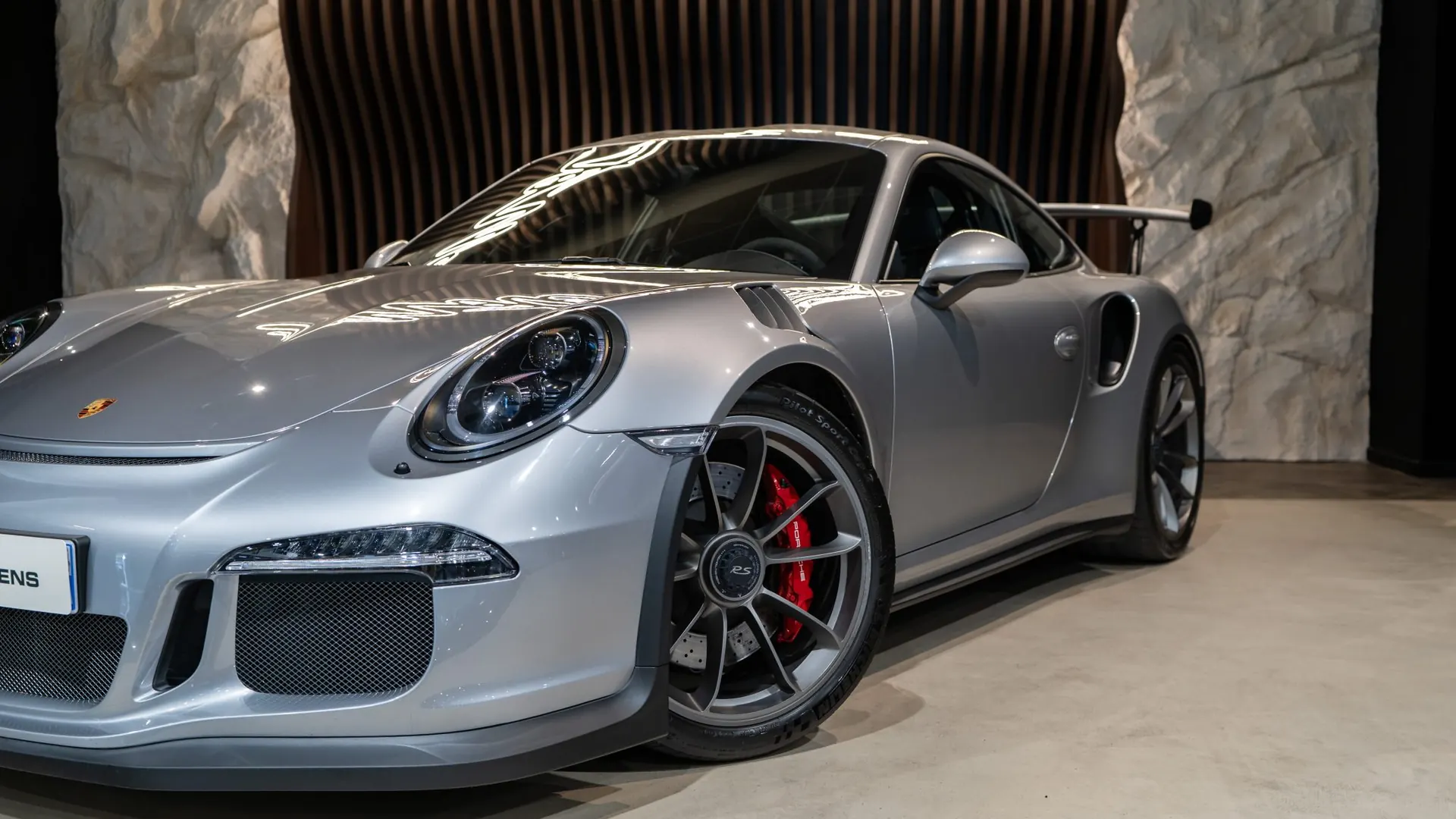 Porsche 911 — photo 31