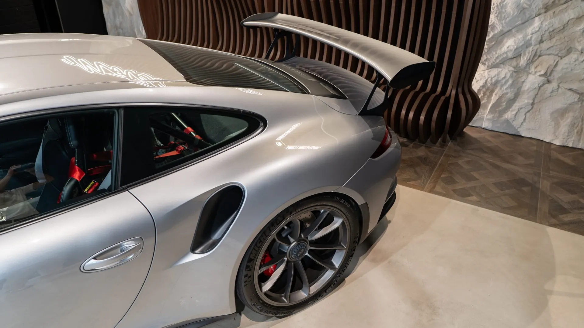Porsche 911 — photo 35