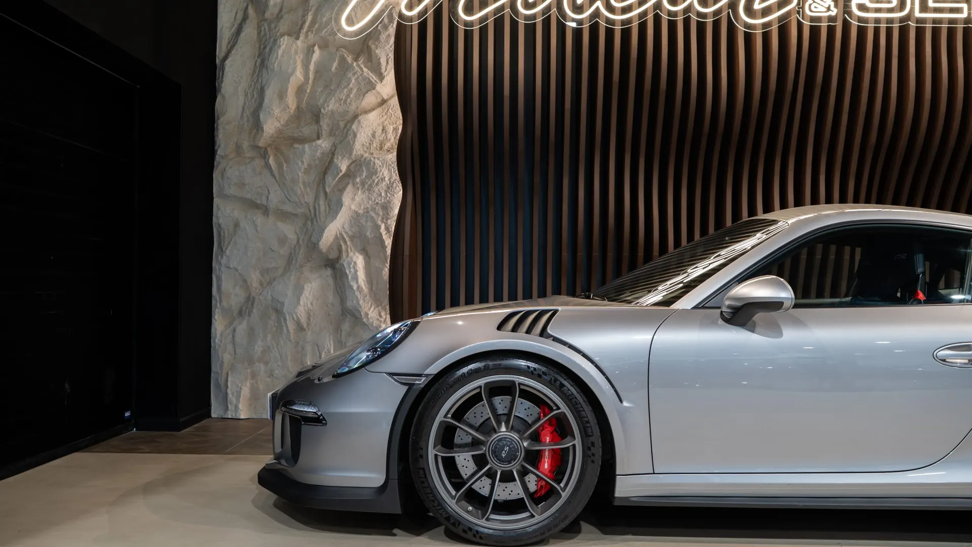 Porsche 911 — photo 27