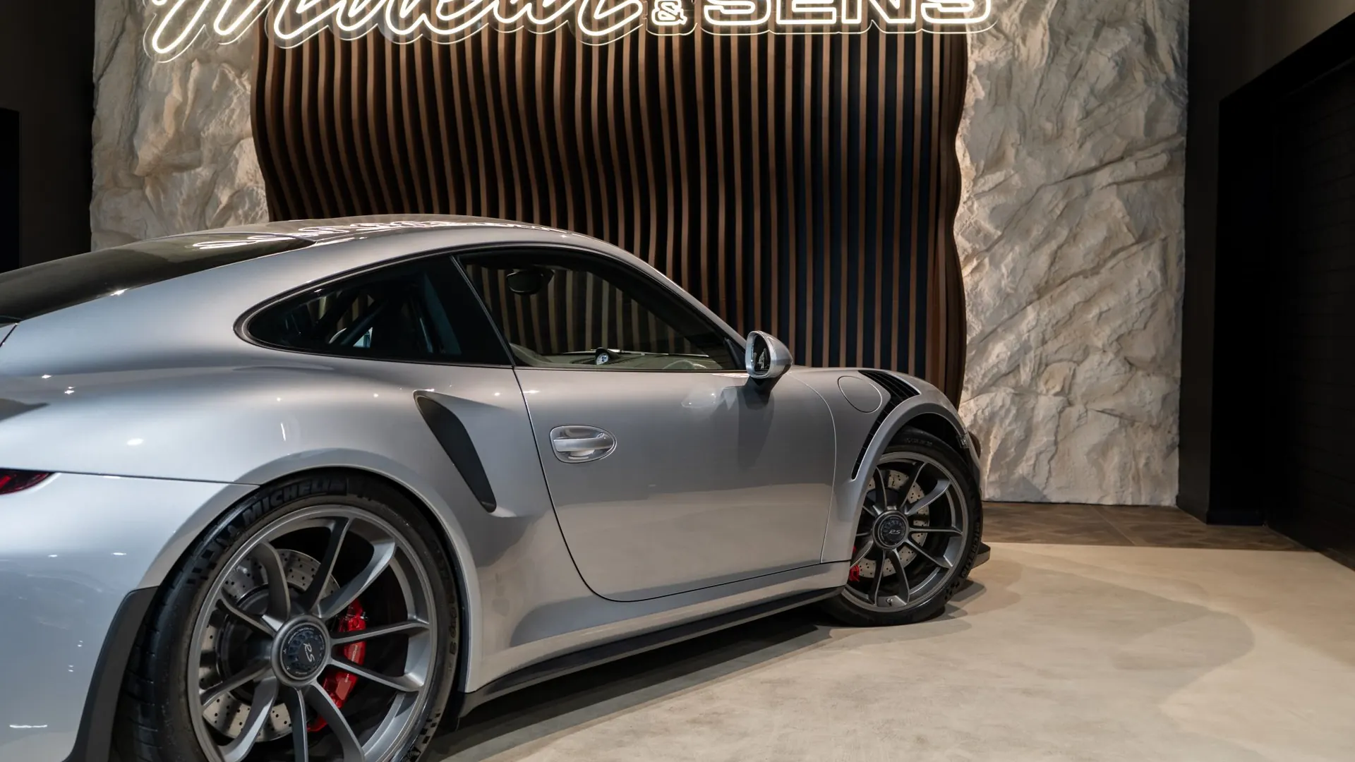 Porsche 911 — photo 38