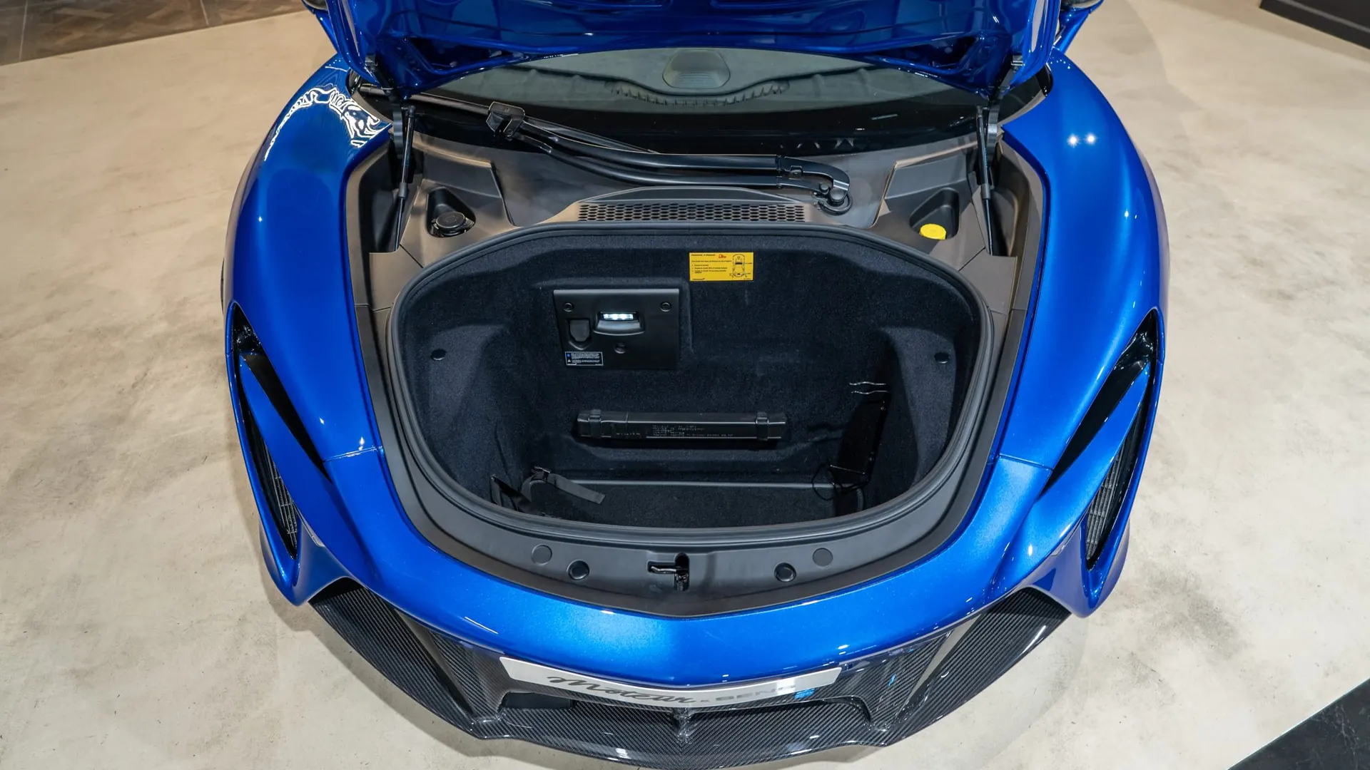 McLaren Artura — photo 25