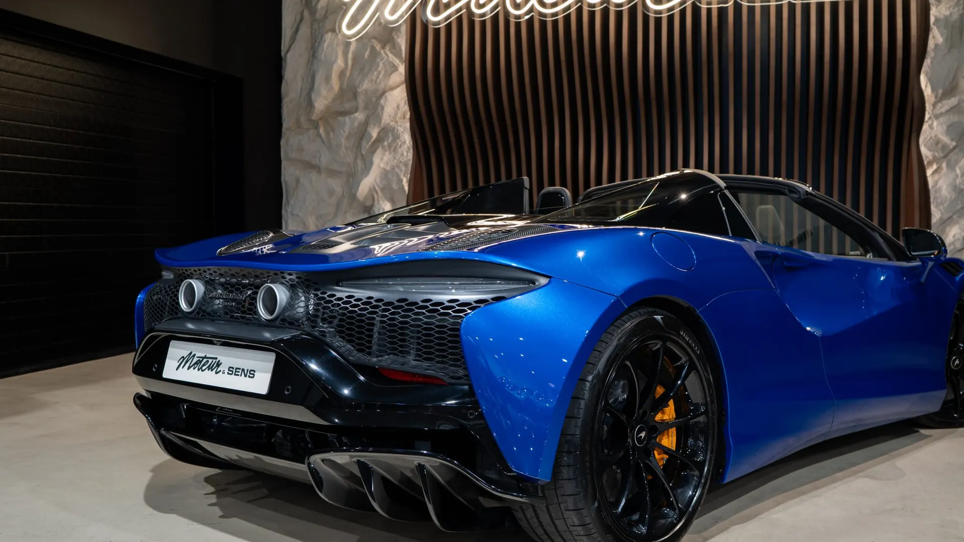 McLaren Artura — photo 40