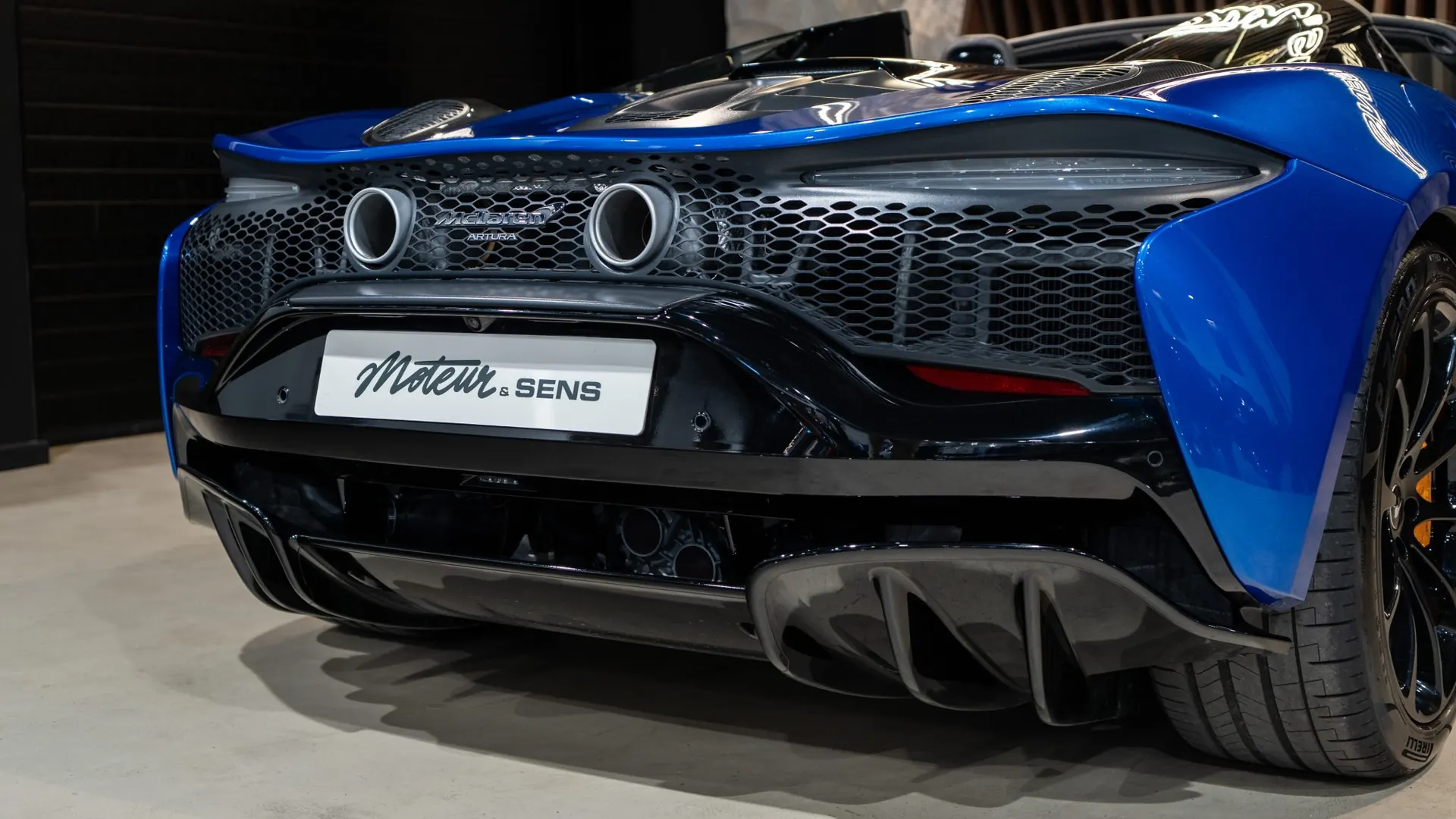 McLaren Artura — photo 34