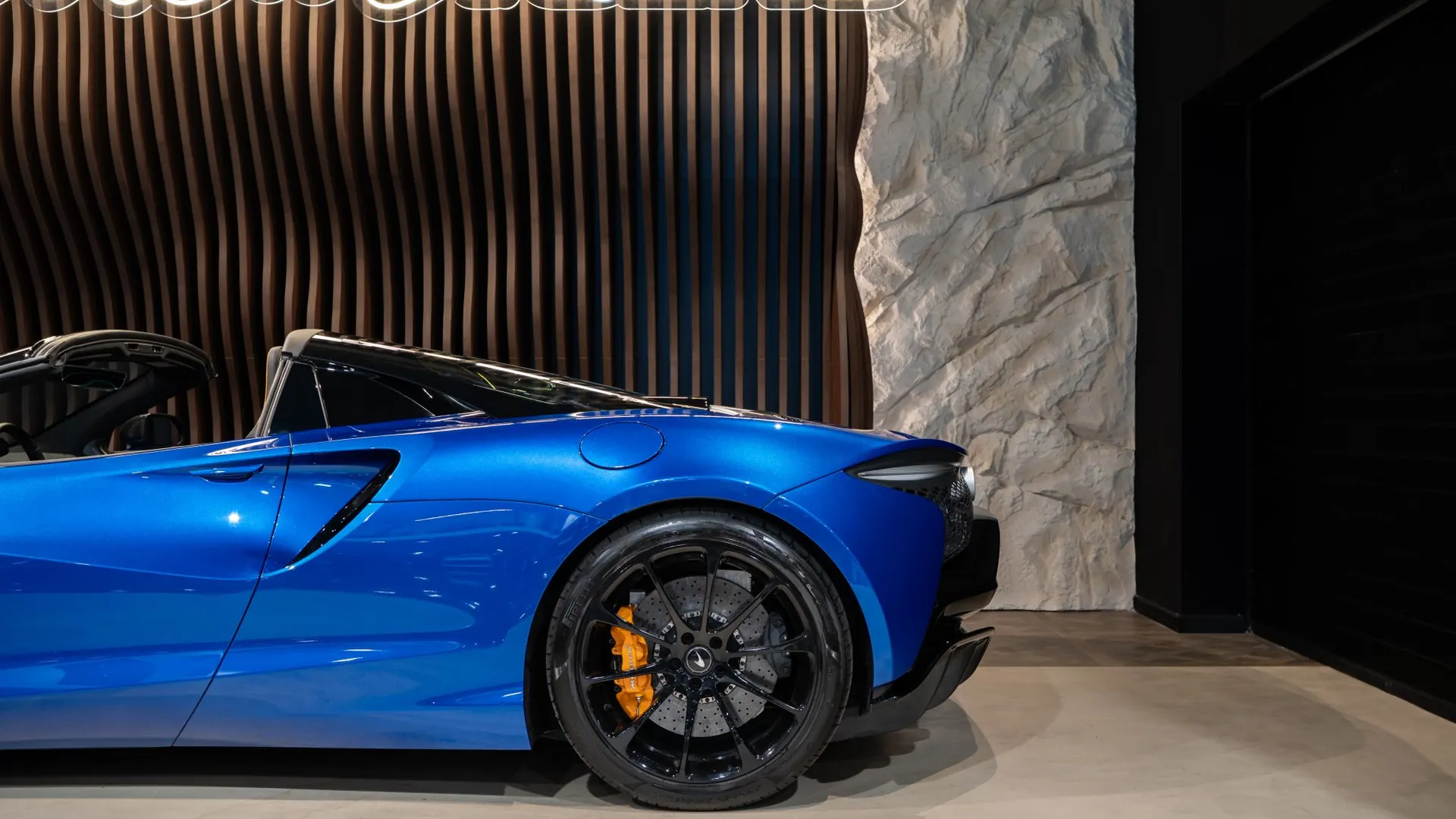 McLaren Artura — photo 26