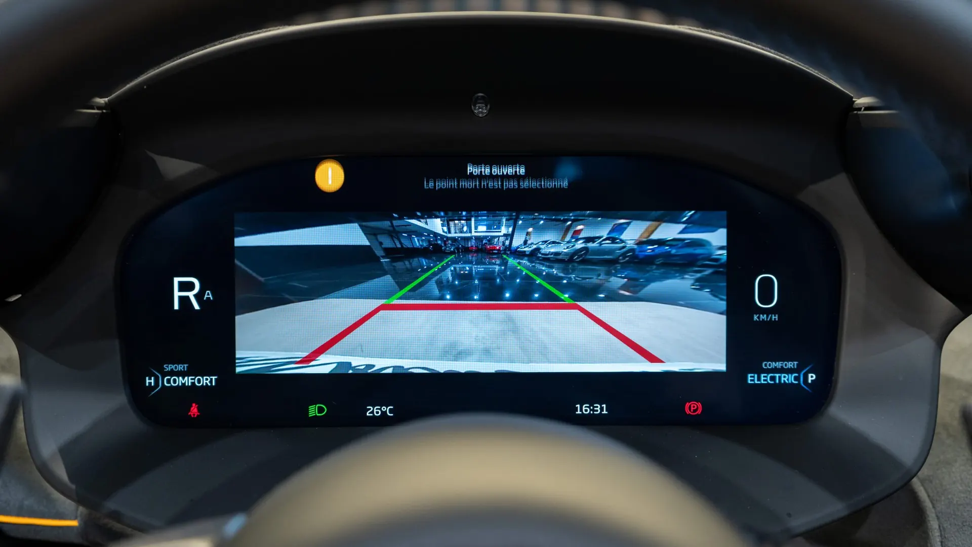 McLaren Artura — photo 21