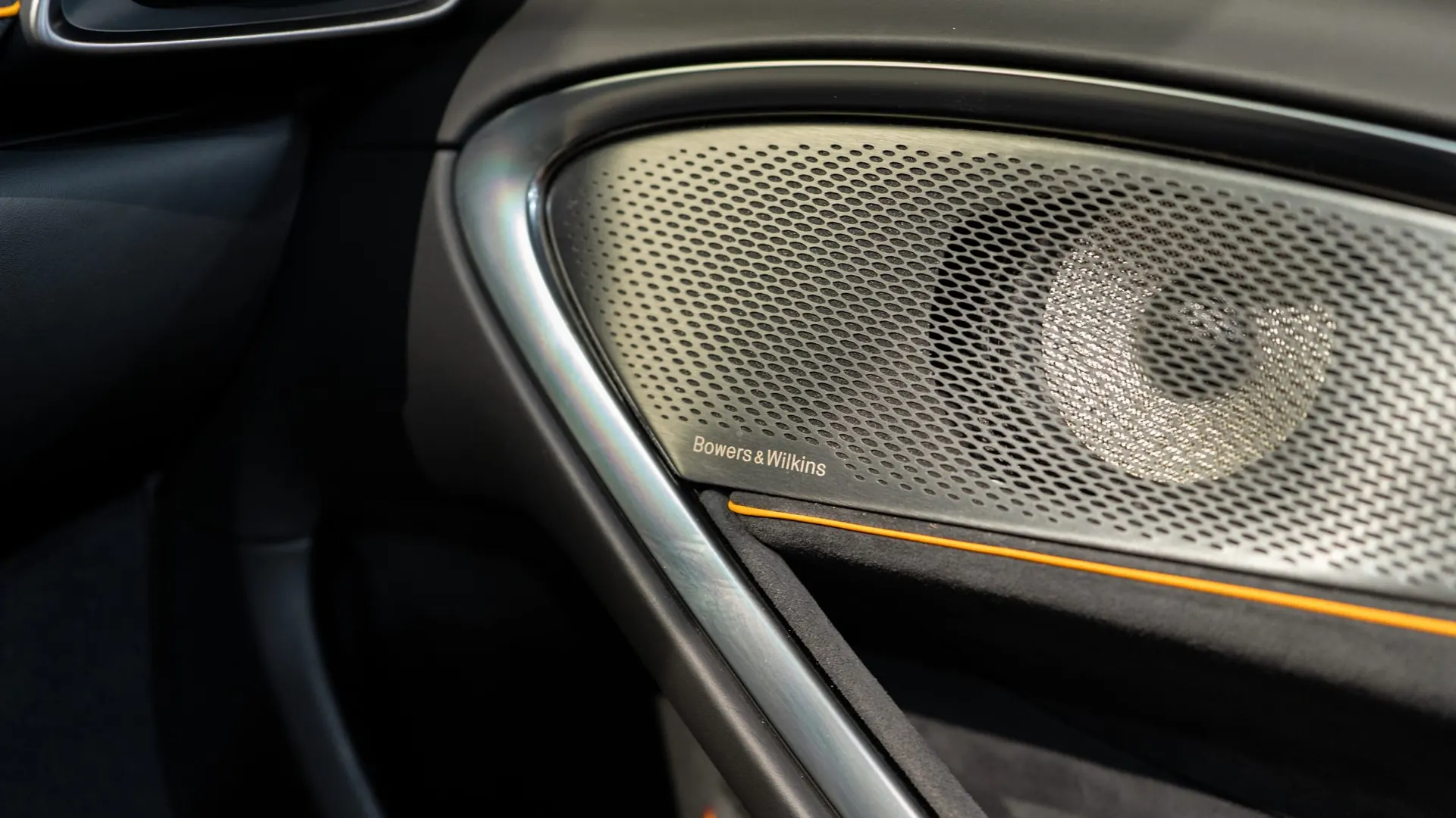 McLaren Artura — photo 17