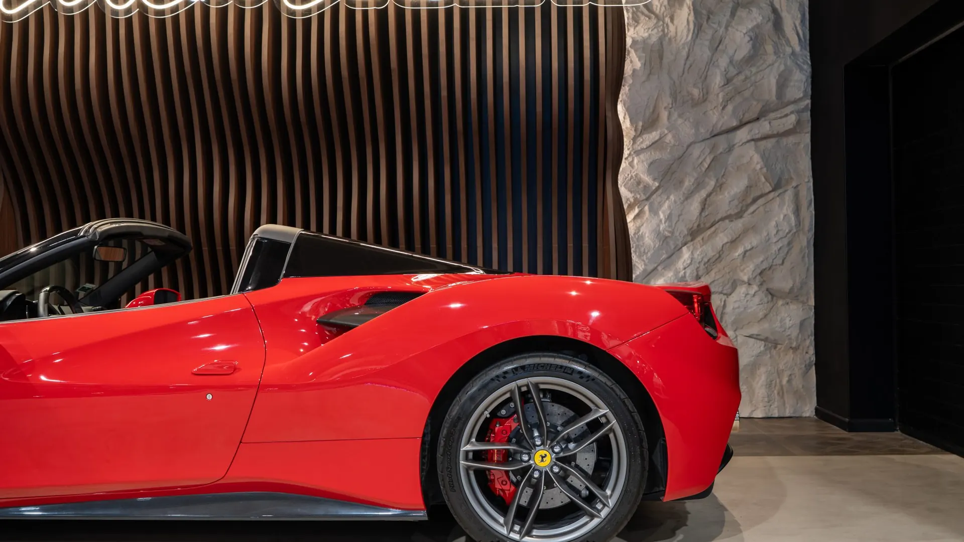 Ferrari 488 — photo 29