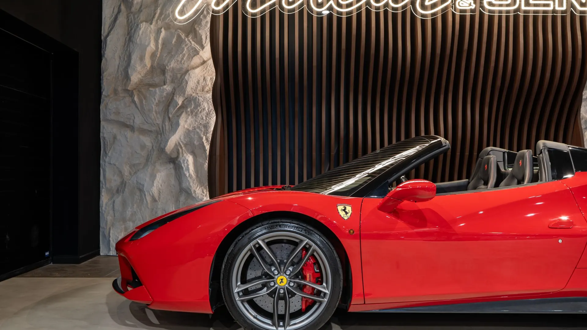 Ferrari 488 — photo 28