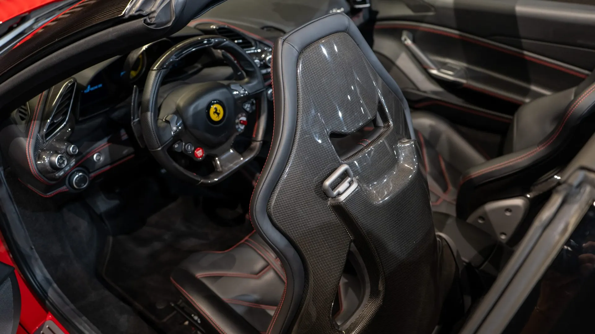 Ferrari 488 — photo 21