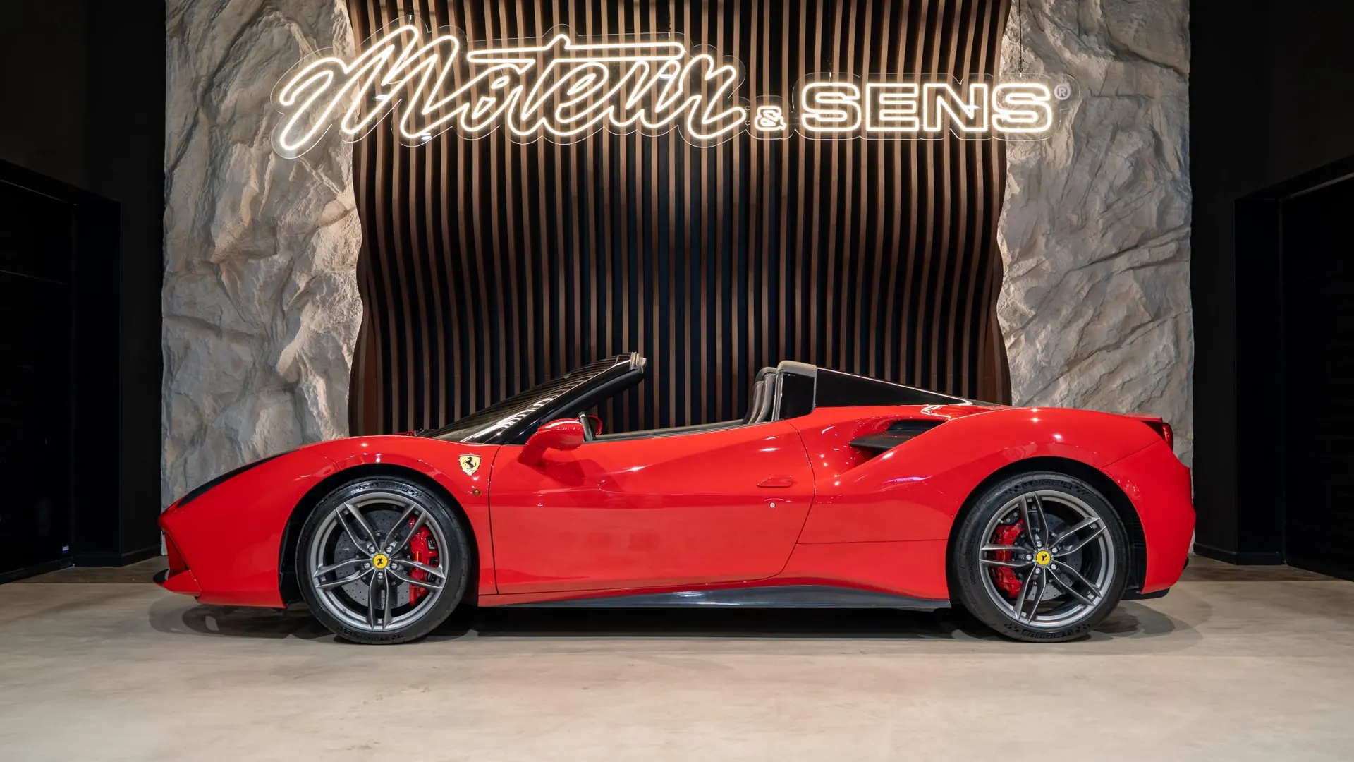 Ferrari 488 — photo 5
