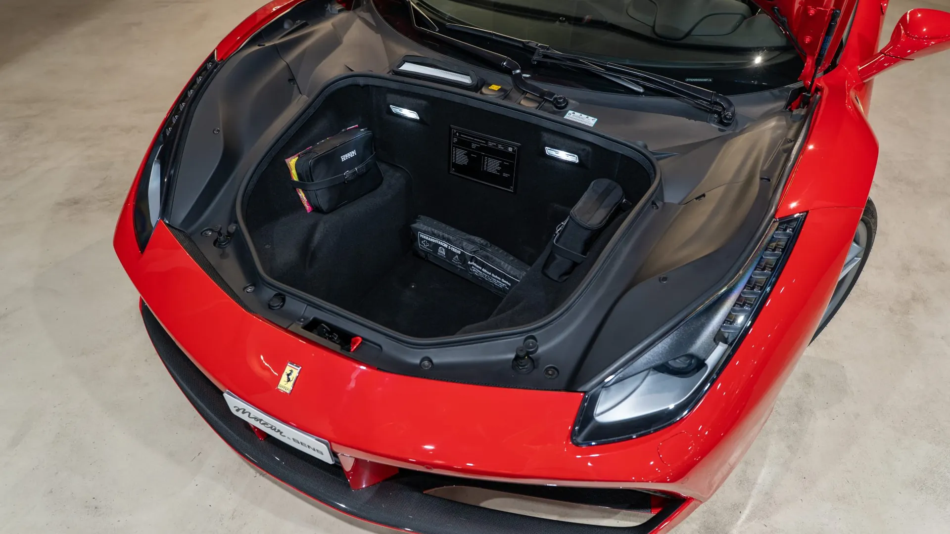 Ferrari 488 — photo 25