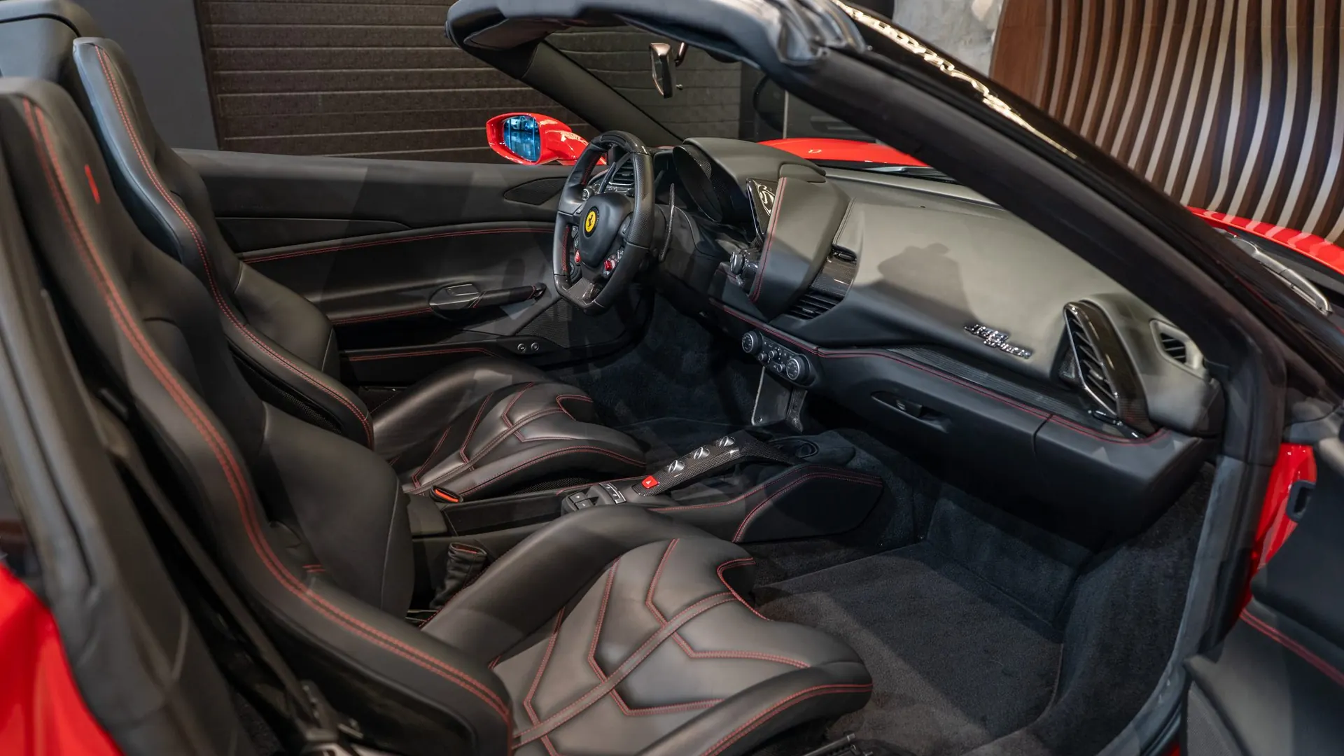 Ferrari 488 — photo 11