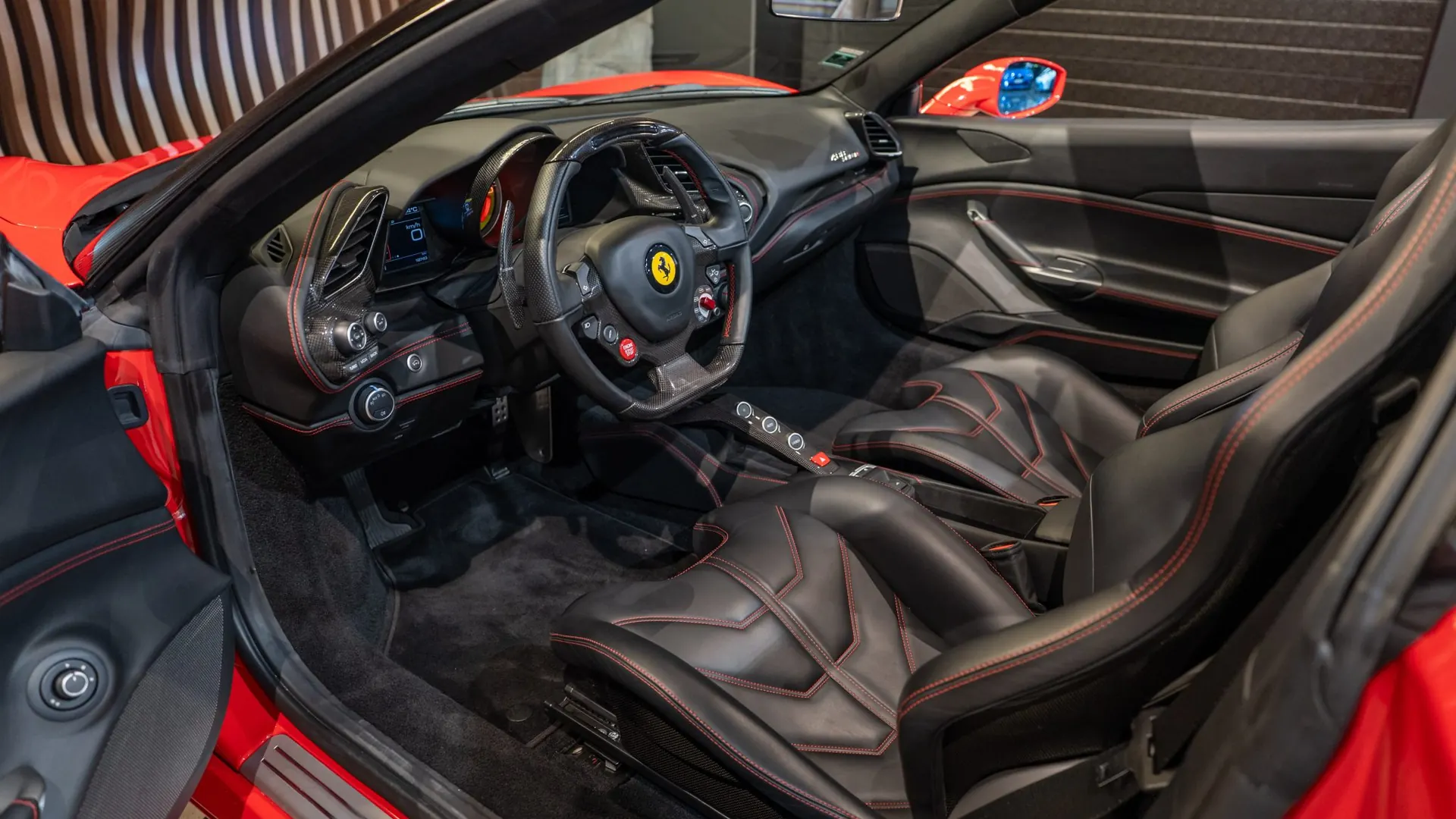 Ferrari 488 — photo 10